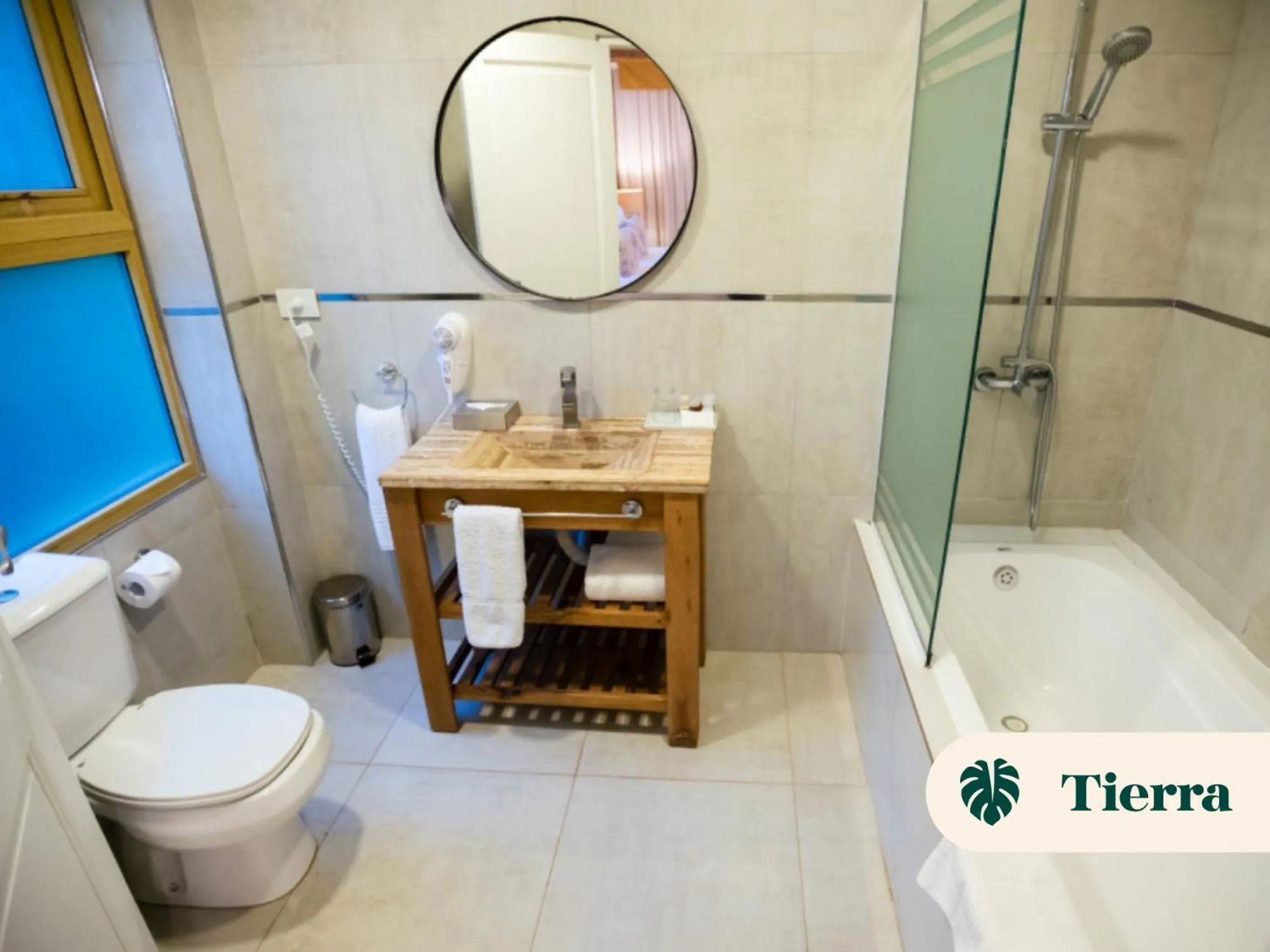 Bathroom in La Reserva Virgin Lodge