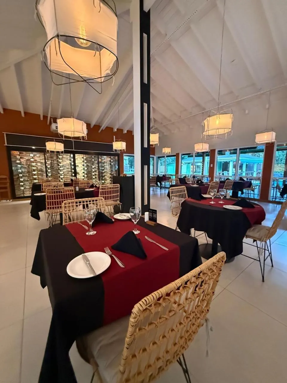 Restaurant/places to eat in La Reserva Virgin Lodge