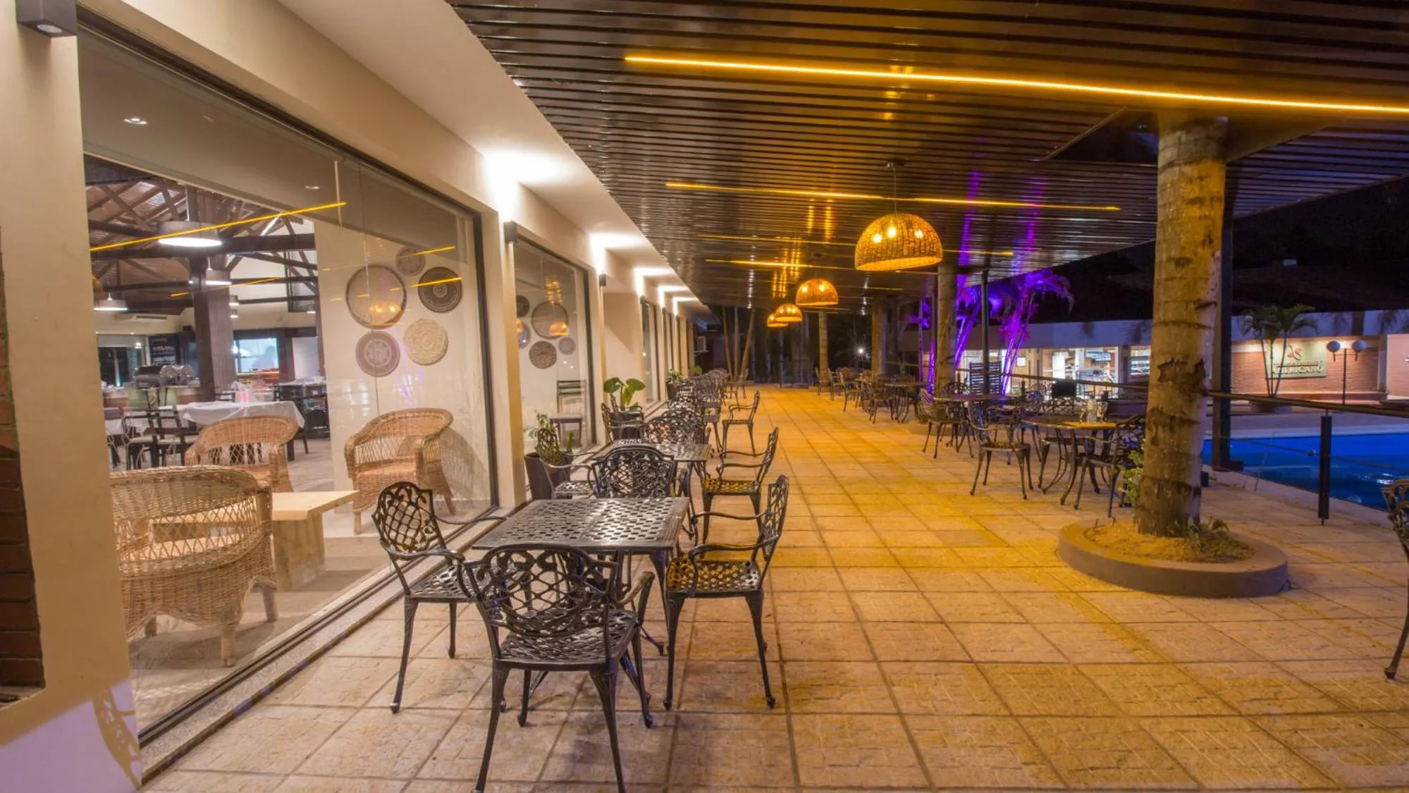 Restaurant/places to eat in Complejo Americano