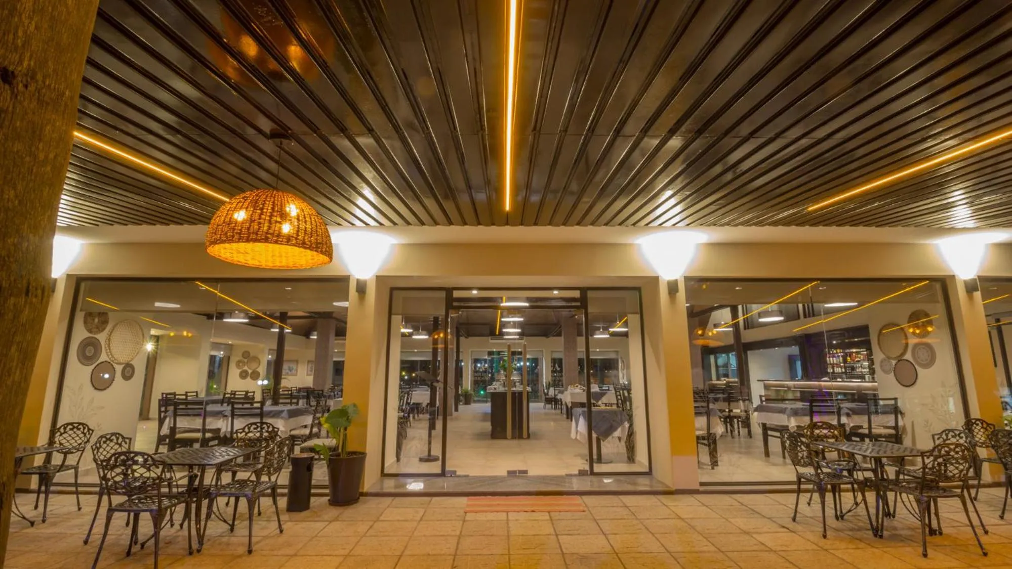 Restaurant/places to eat in Complejo Americano