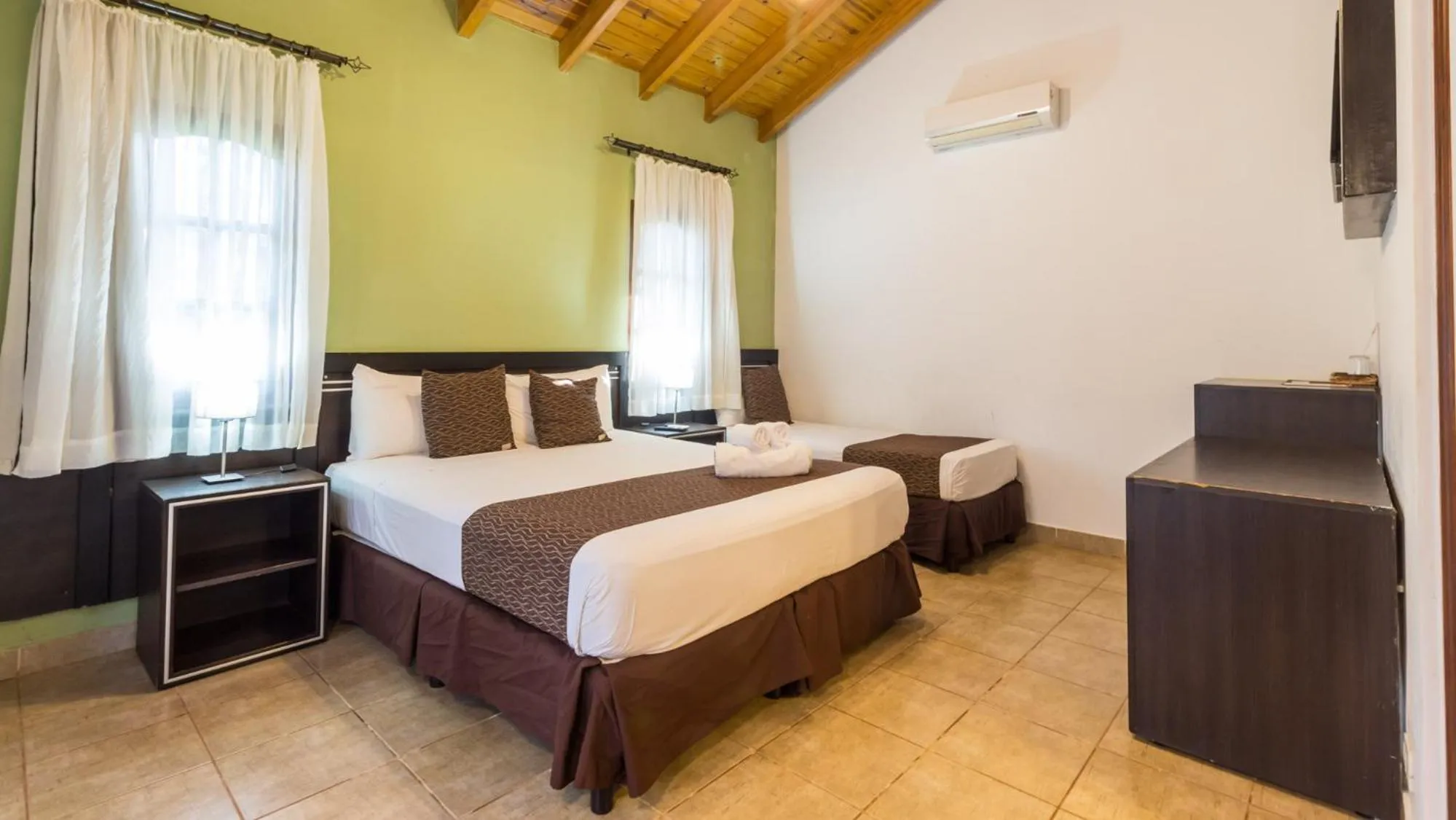 Photo of the whole room, Bed in Complejo Americano