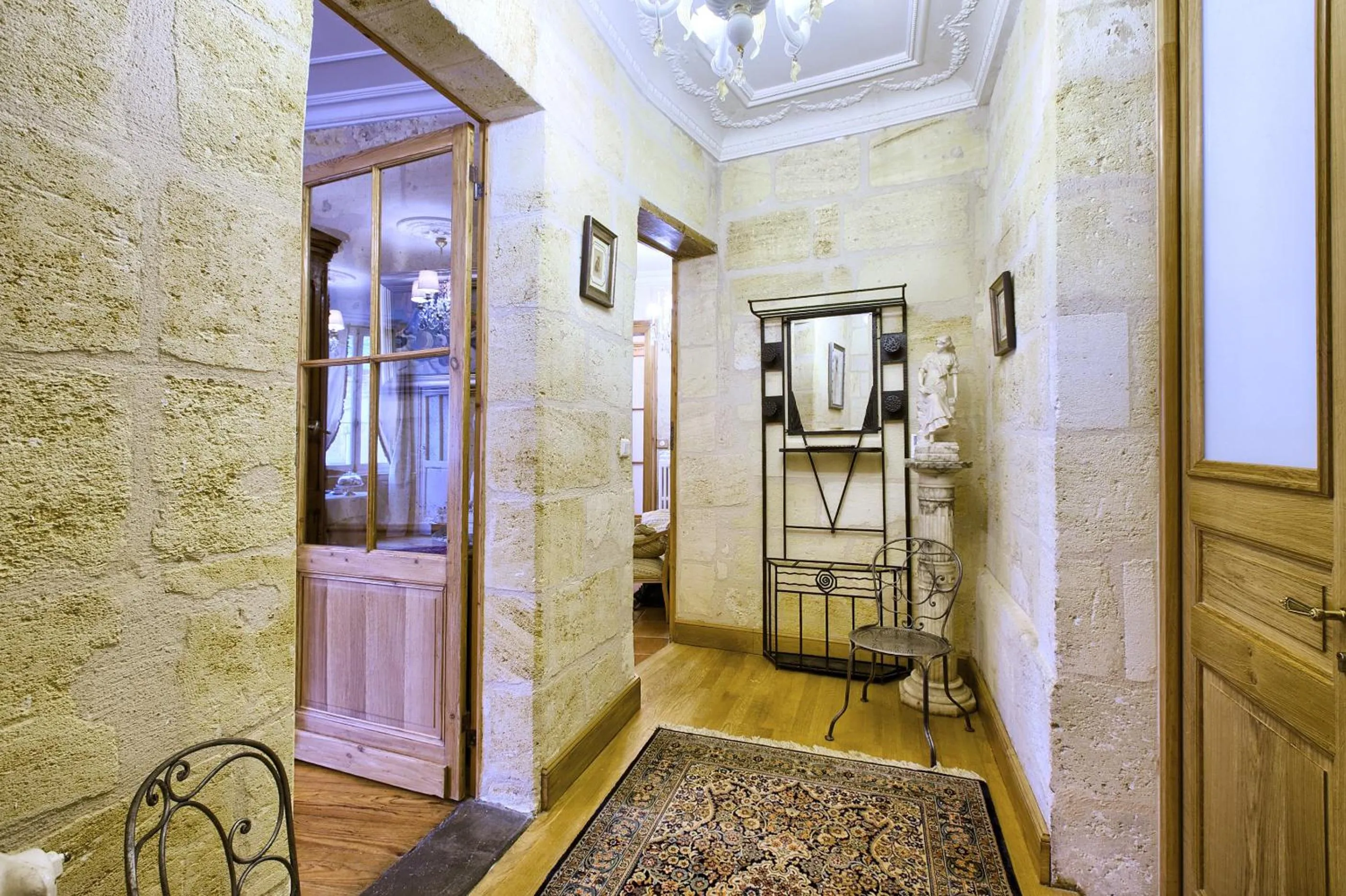 Decorative detail in Le Clos De Saint Seurin