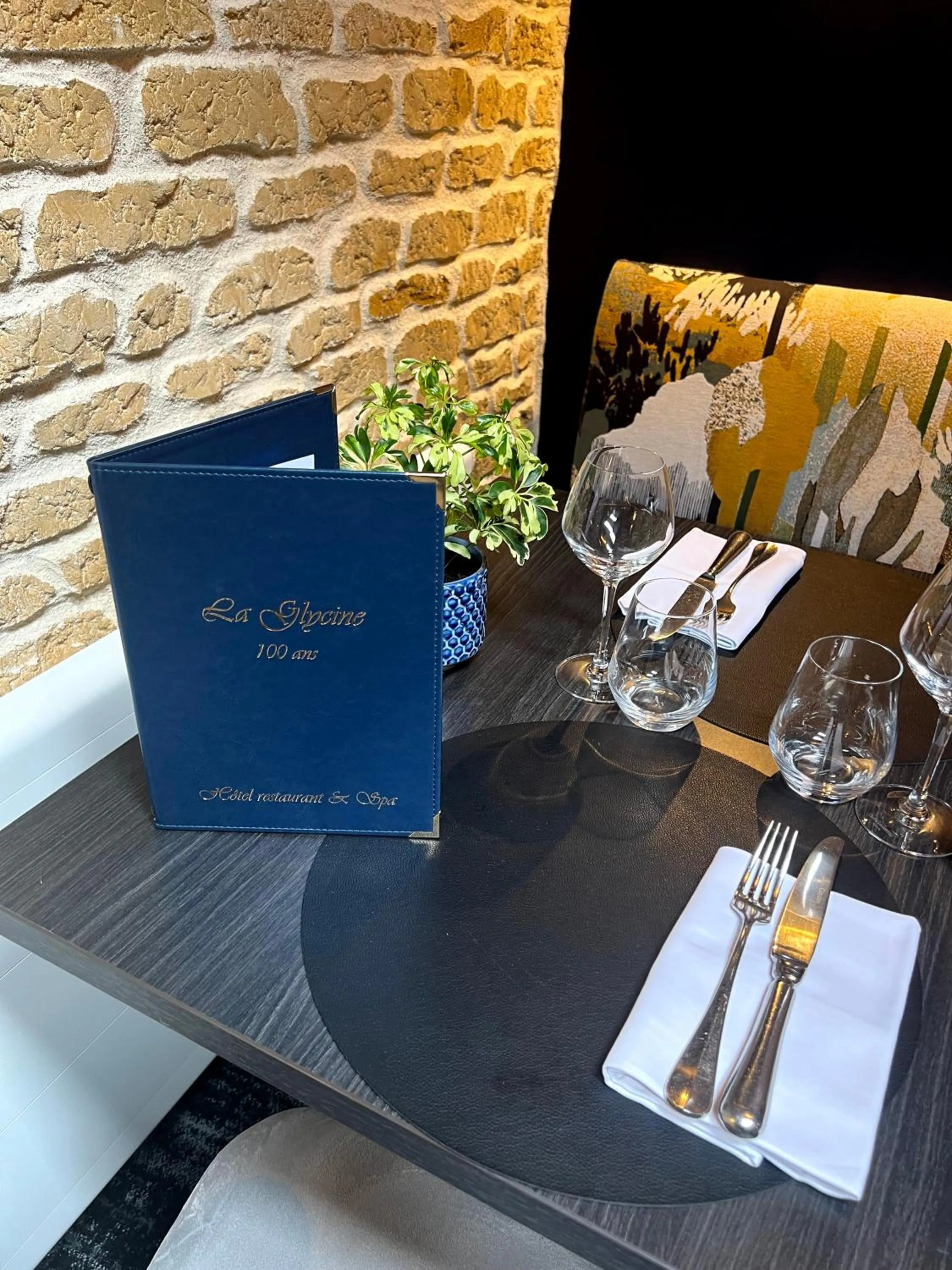 Restaurant/places to eat in La glycine hotel, spa et bien-être