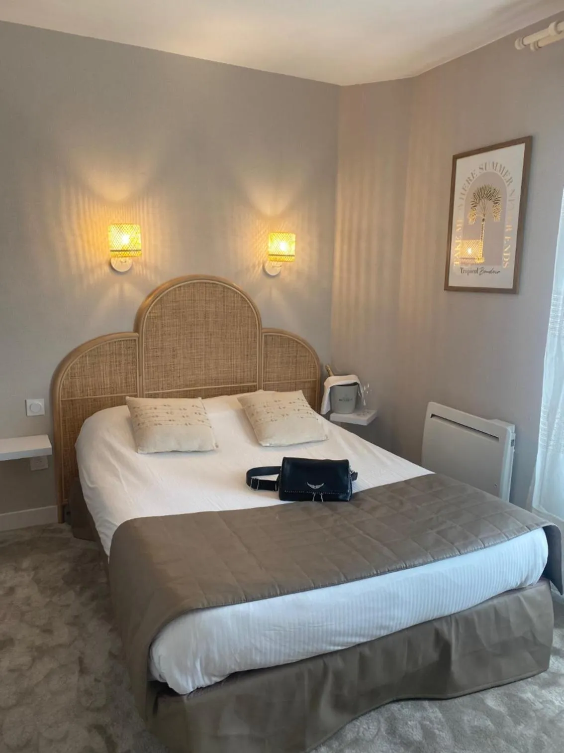 Bed in La glycine hotel, spa et bien-être