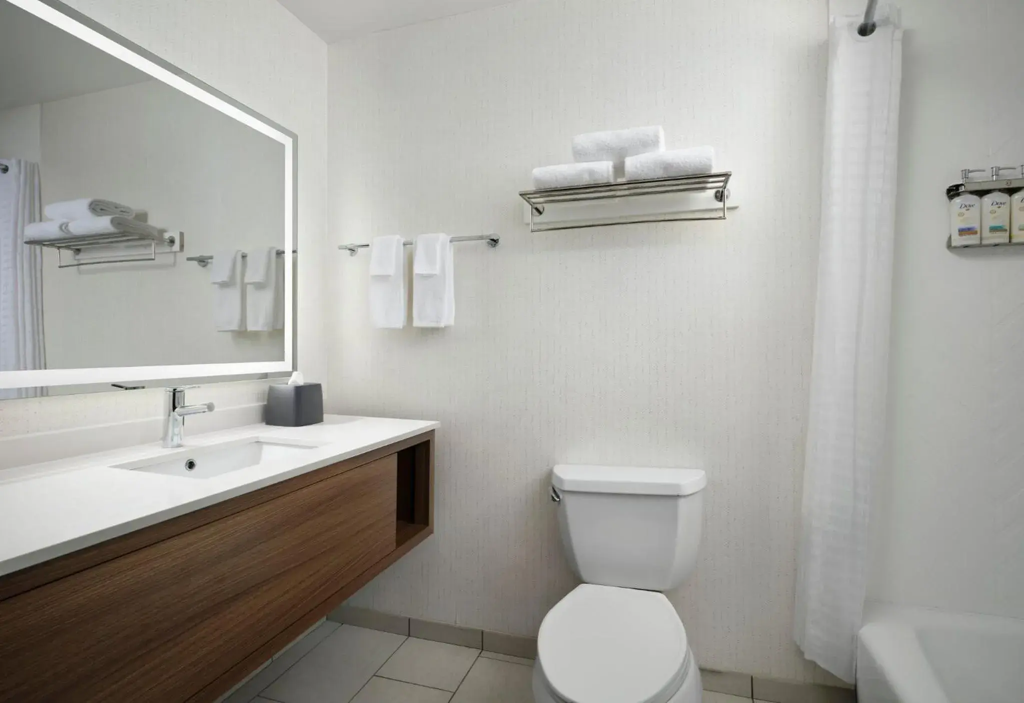 Standard Queen Room with Two Queen Beds - Top Floor in Holiday Inn Meridian East I 59 / I 20 Standard Queen Room with Two Queen Beds - Top Floor in Holiday Inn Meridian East I 59 / I 20