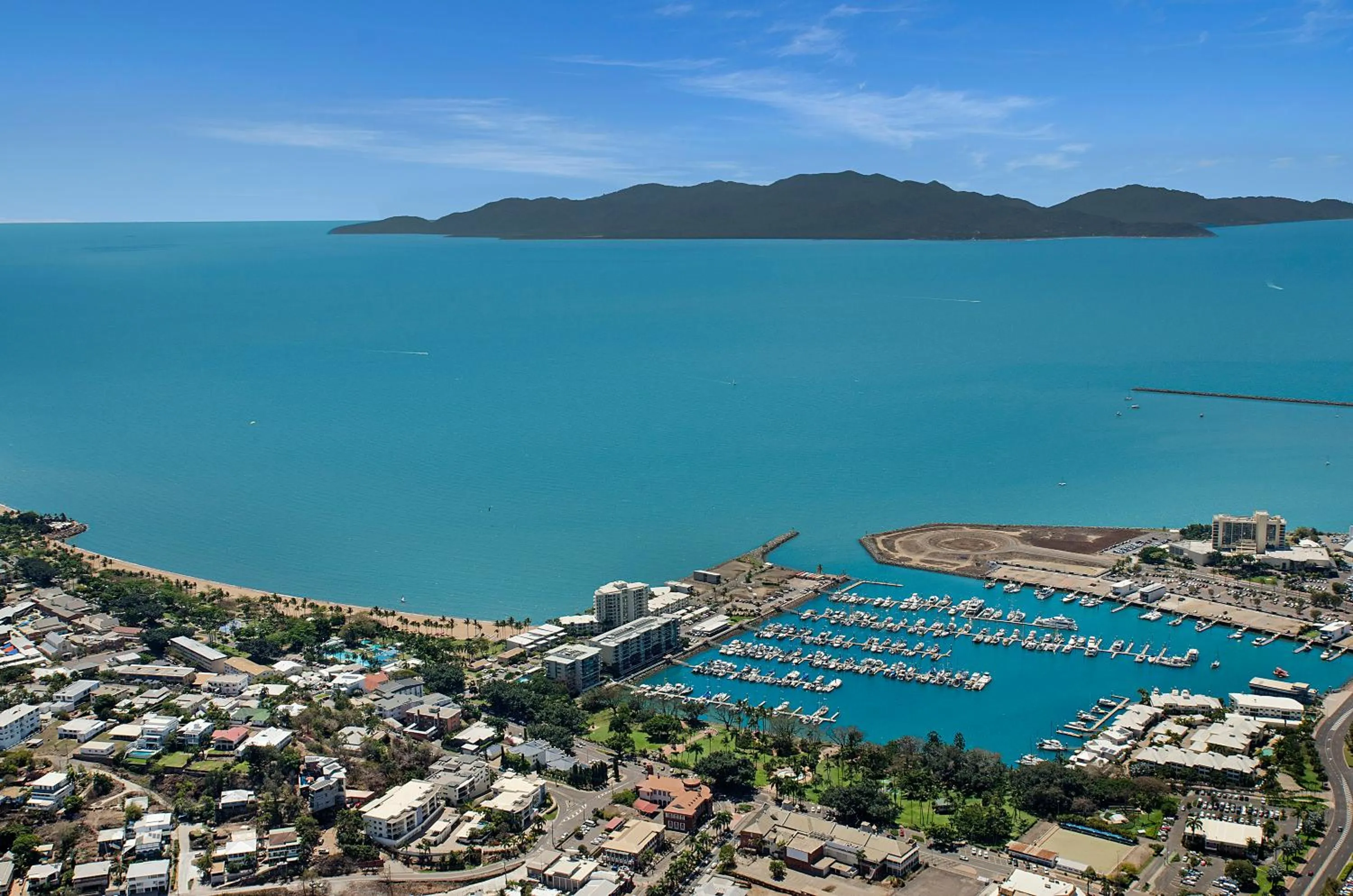 Day in Mariners North Holiday Apartments