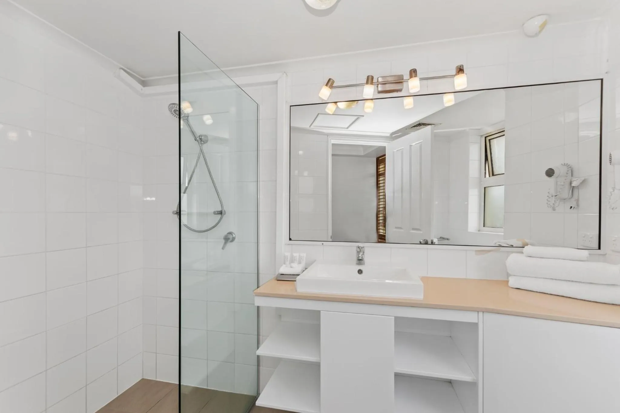 Bathroom in Mariners North Holiday Apartments