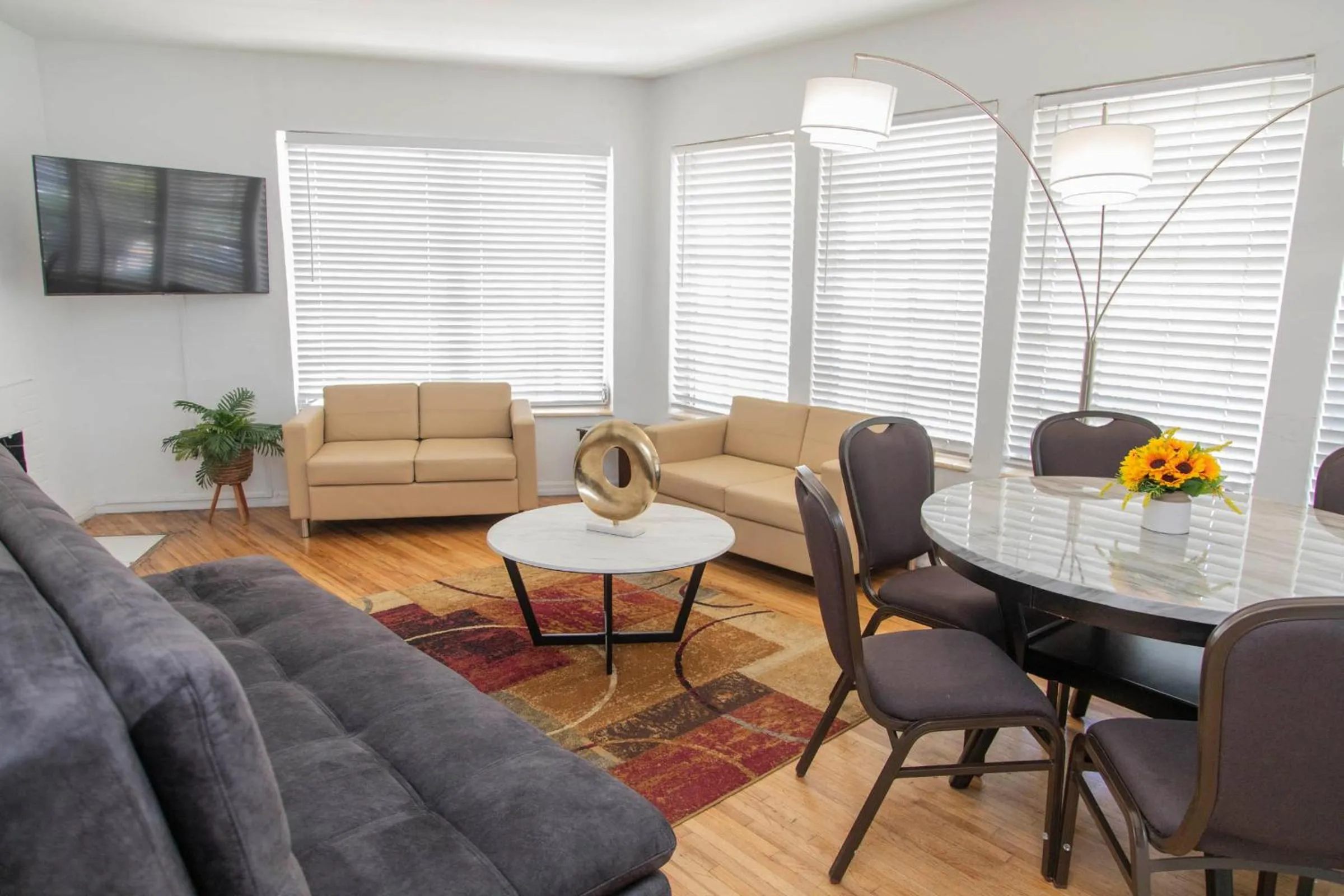 Living room in Beach Place Hotel