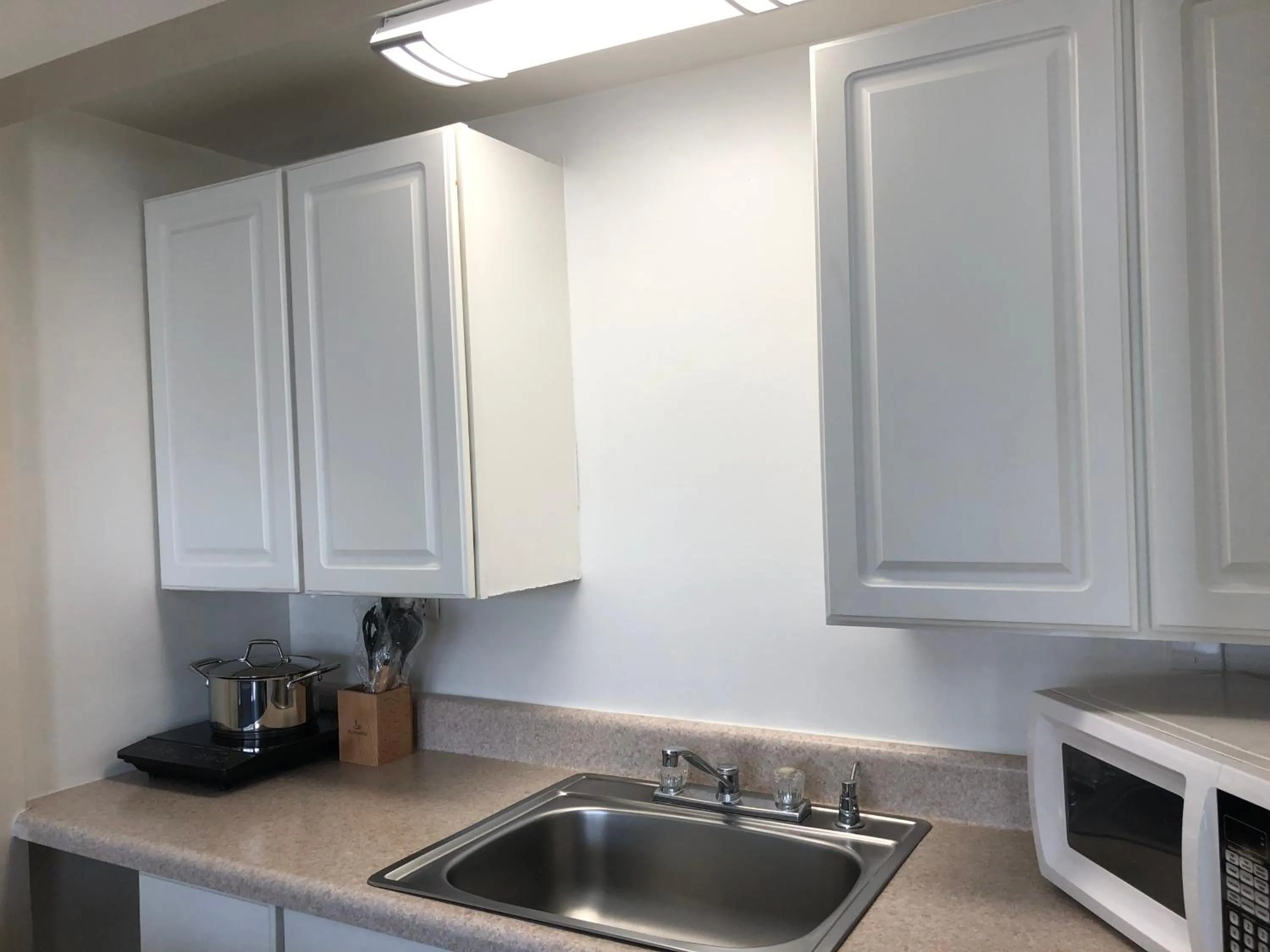 Kitchen or kitchenette in Beach Place Hotel