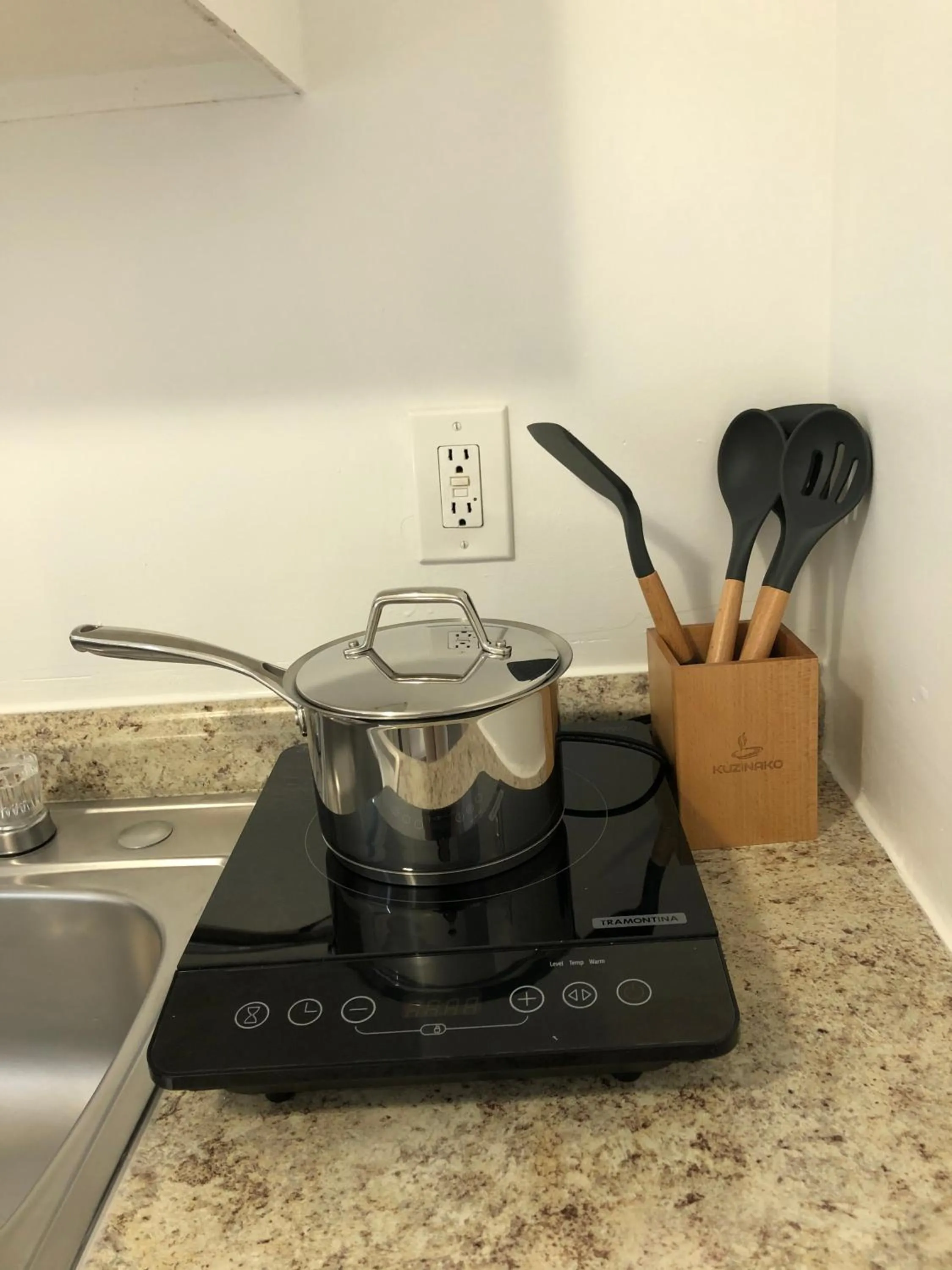 kitchen in Beach Place Hotel