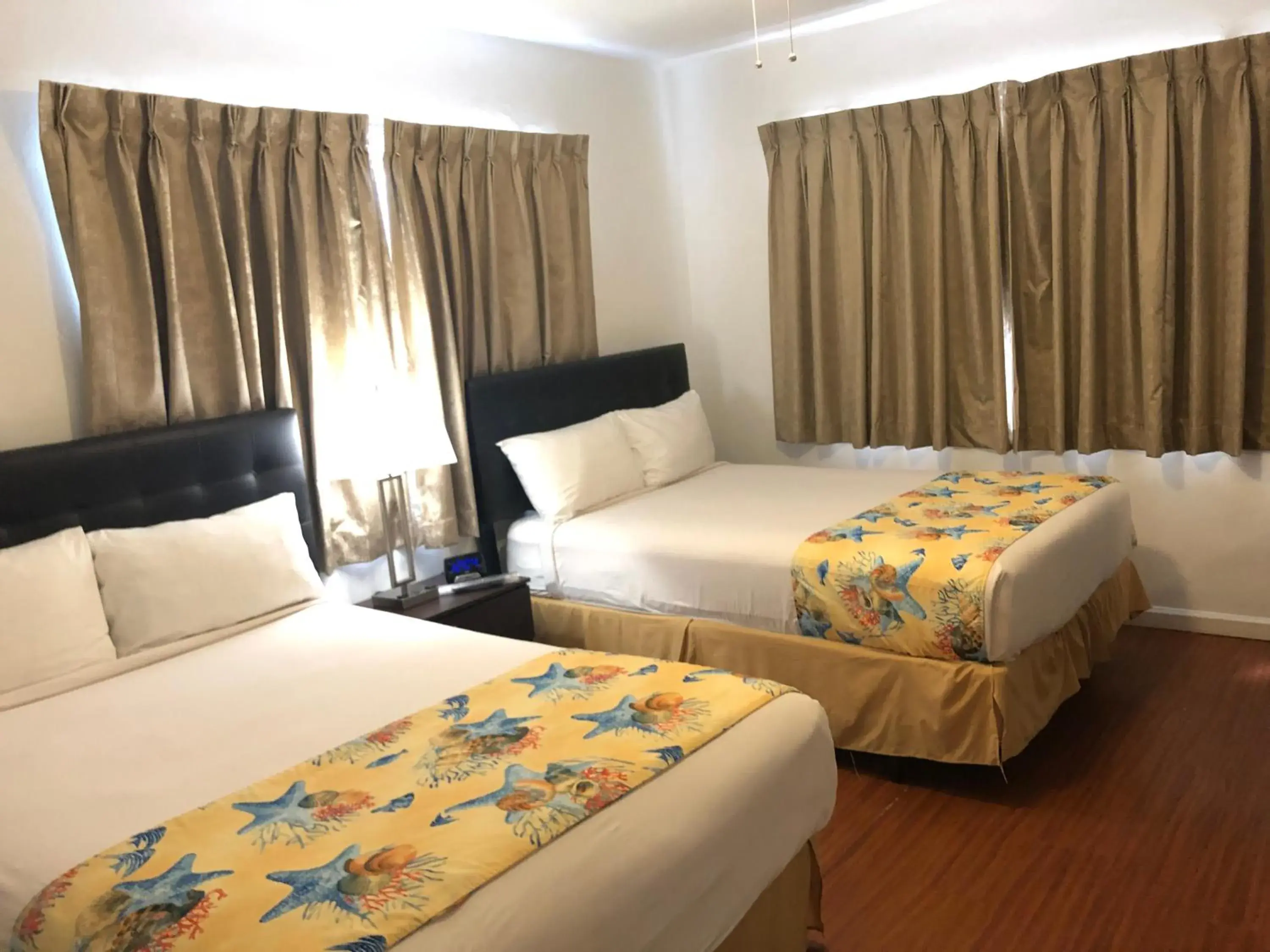 Bedroom, Bed in Beach Place Hotel Bedroom, Bed in Beach Place Hotel