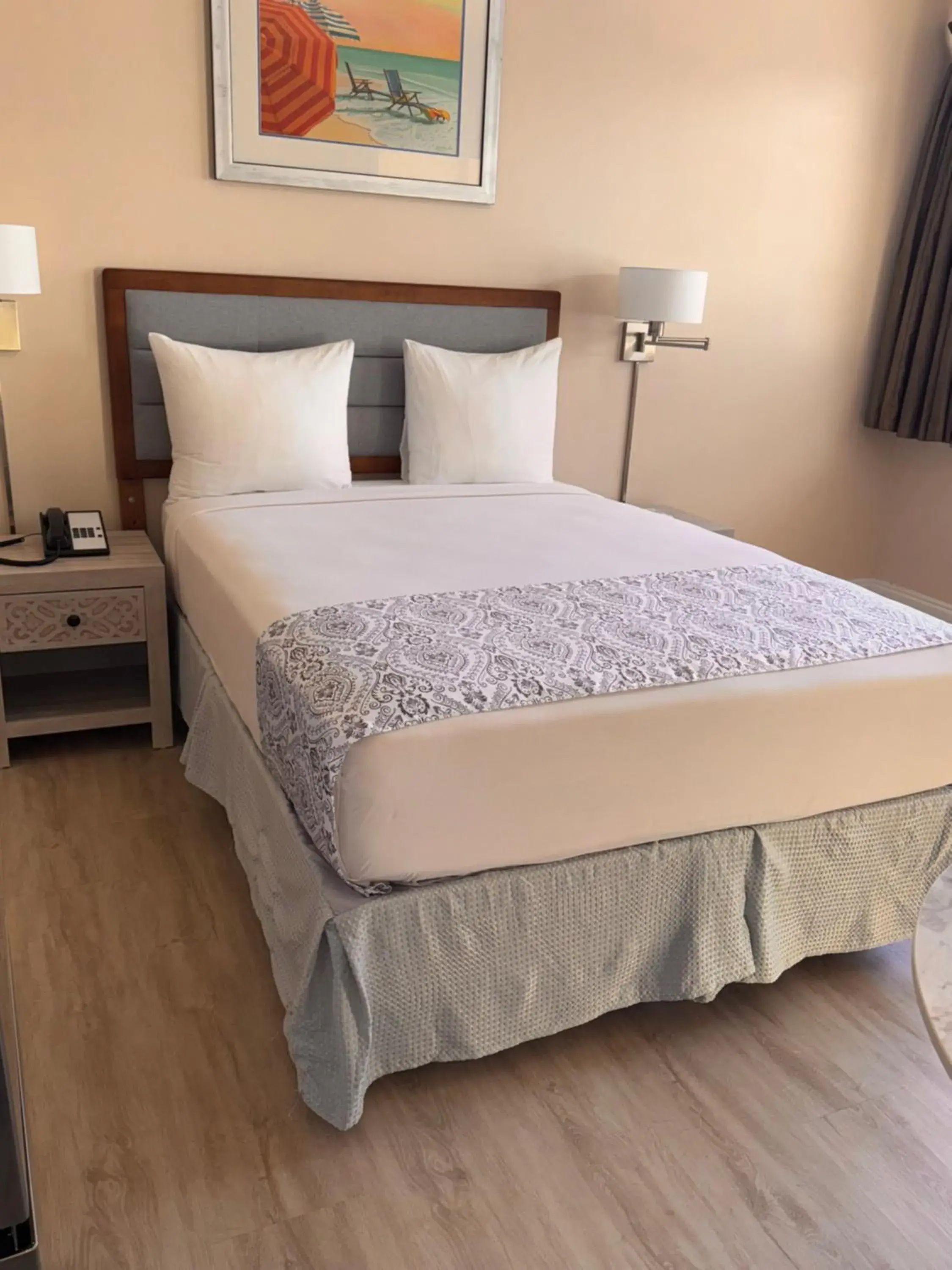 Photo of the whole room, Bed in Beach Place Hotel Photo of the whole room, Bed in Beach Place Hotel