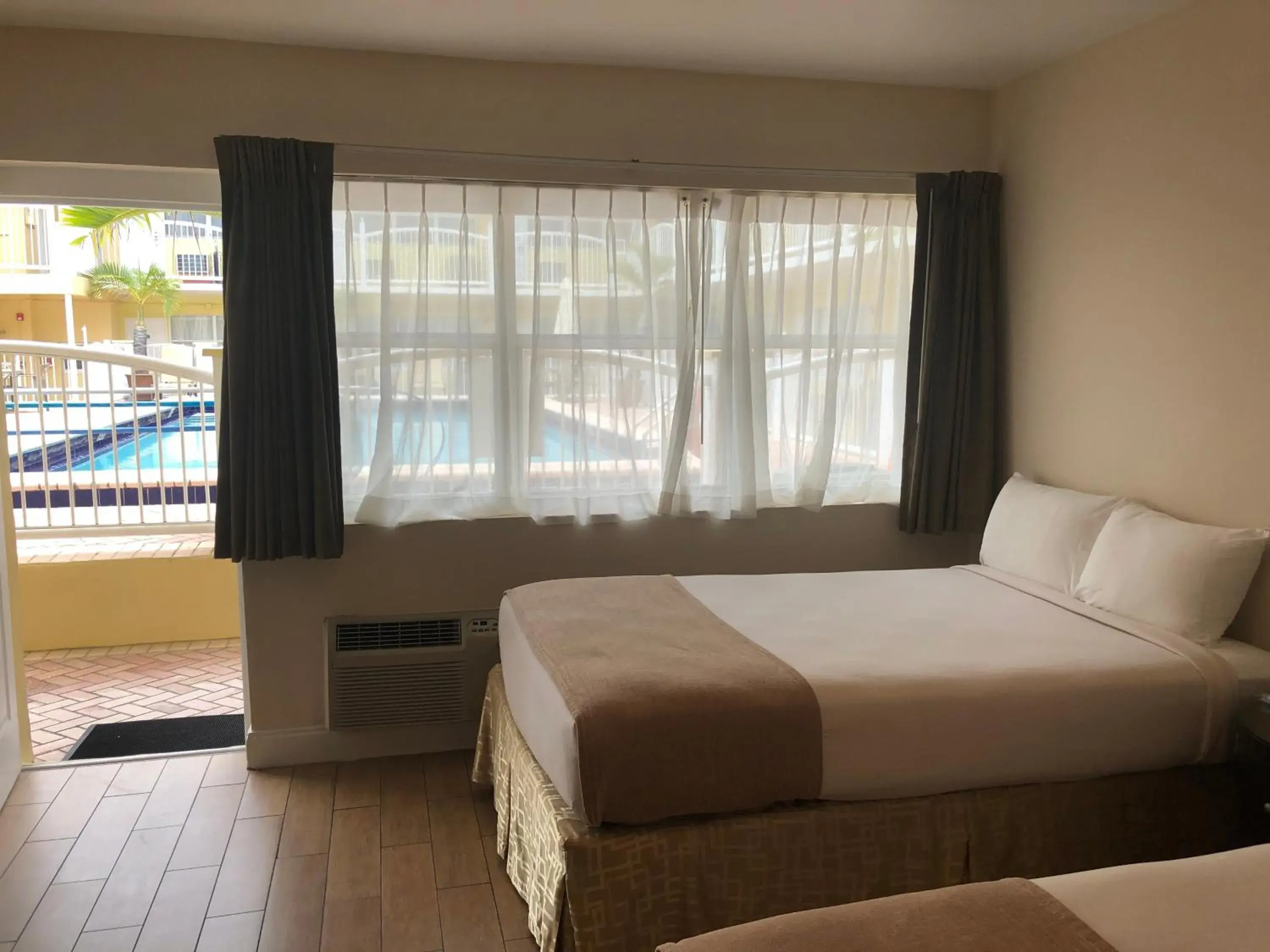 Bed in Beach Place Hotel Bed in Beach Place Hotel