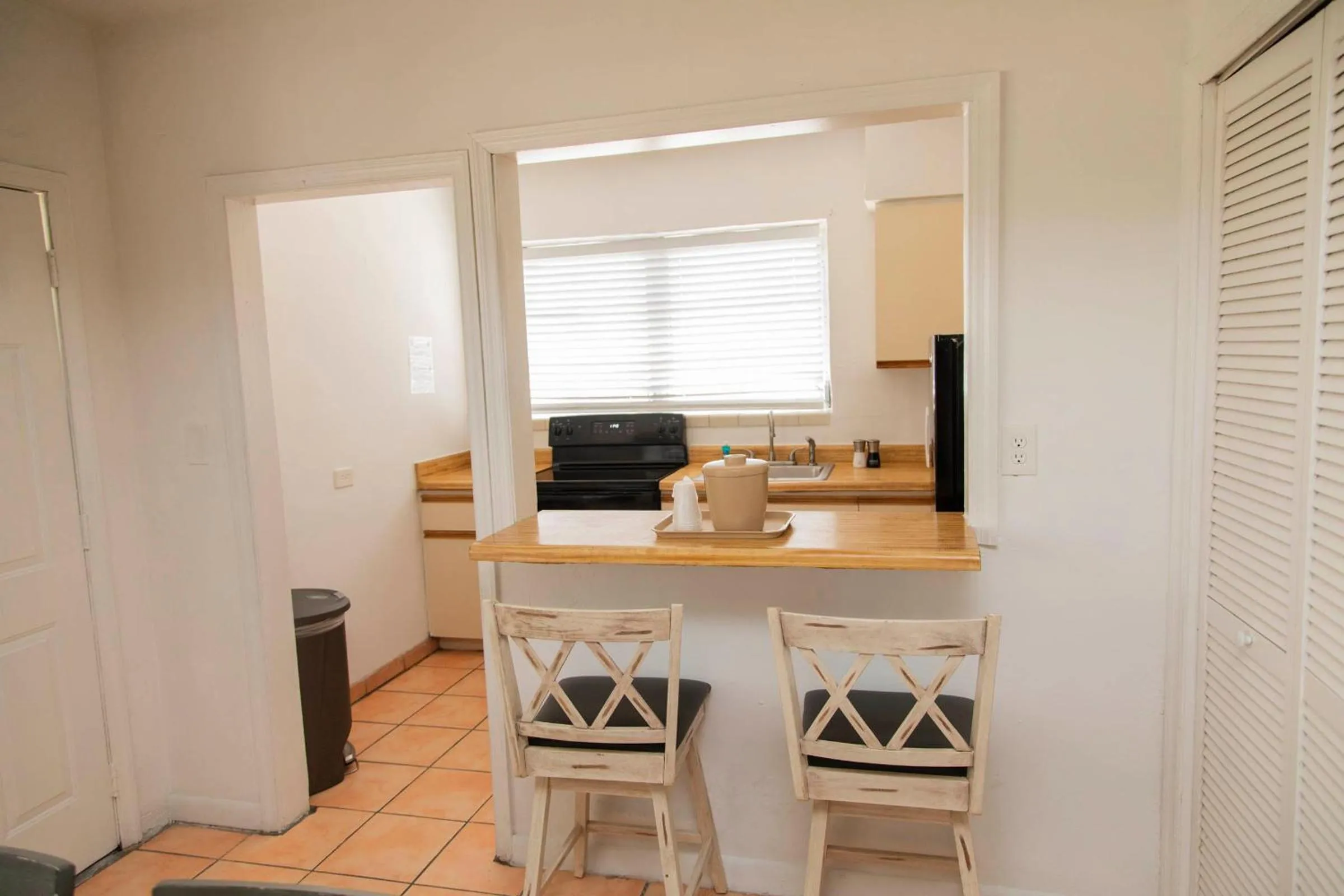 kitchen in Beach Place Hotel