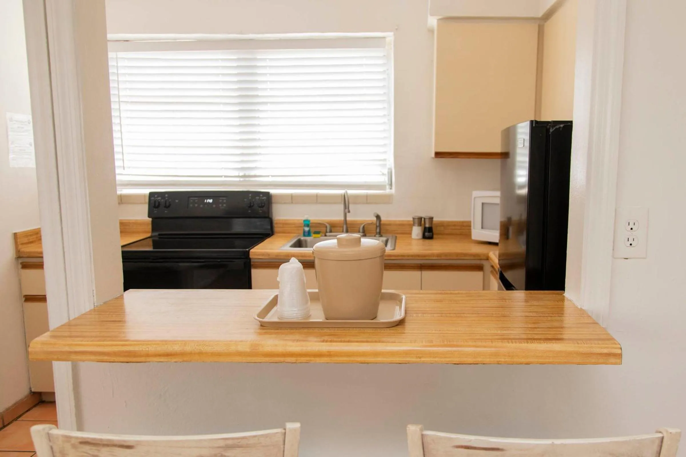 kitchen in Beach Place Hotel