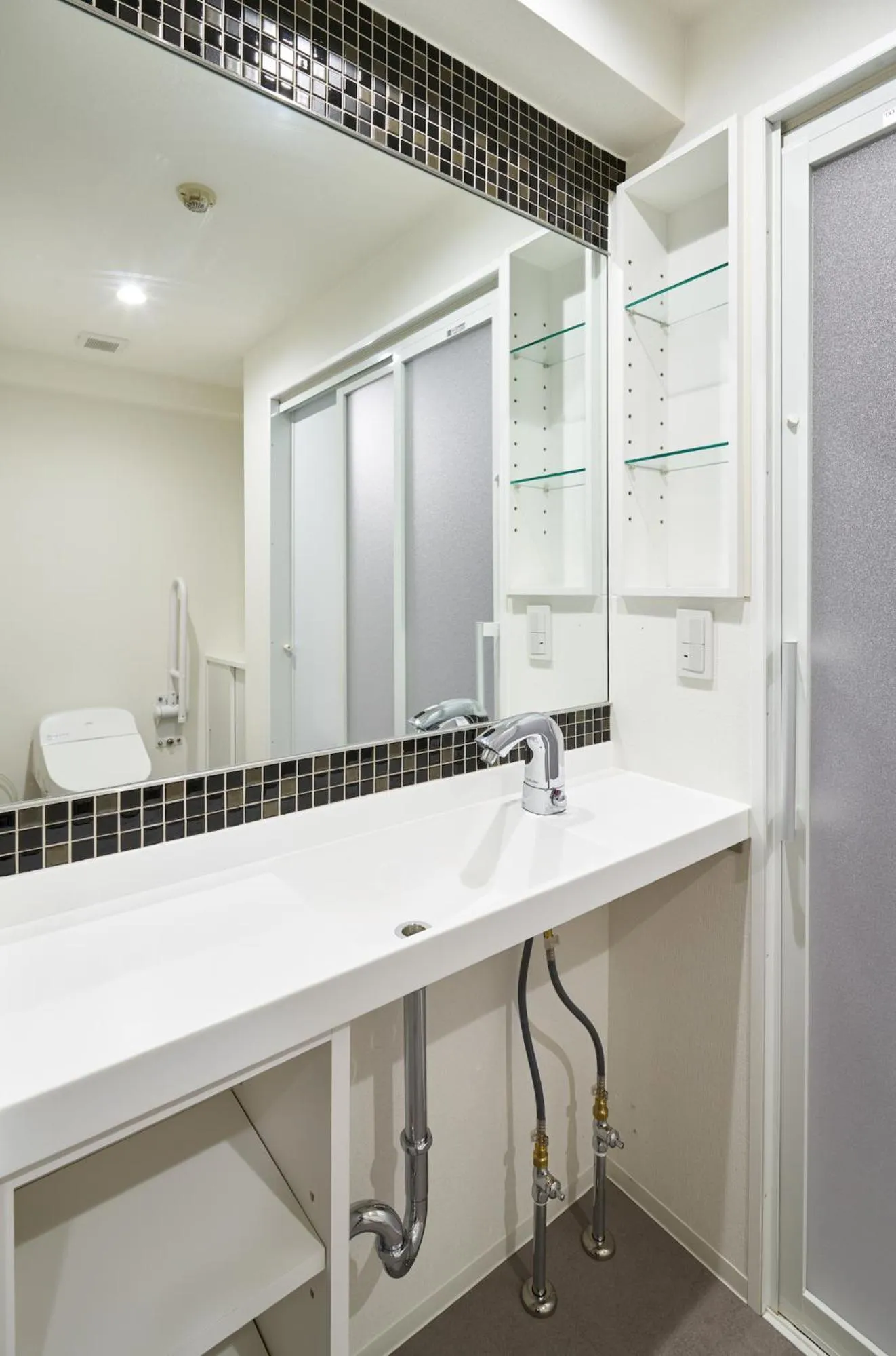 Photo of the whole room in Shinjuku City Hotel N.U.T.S Tokyo