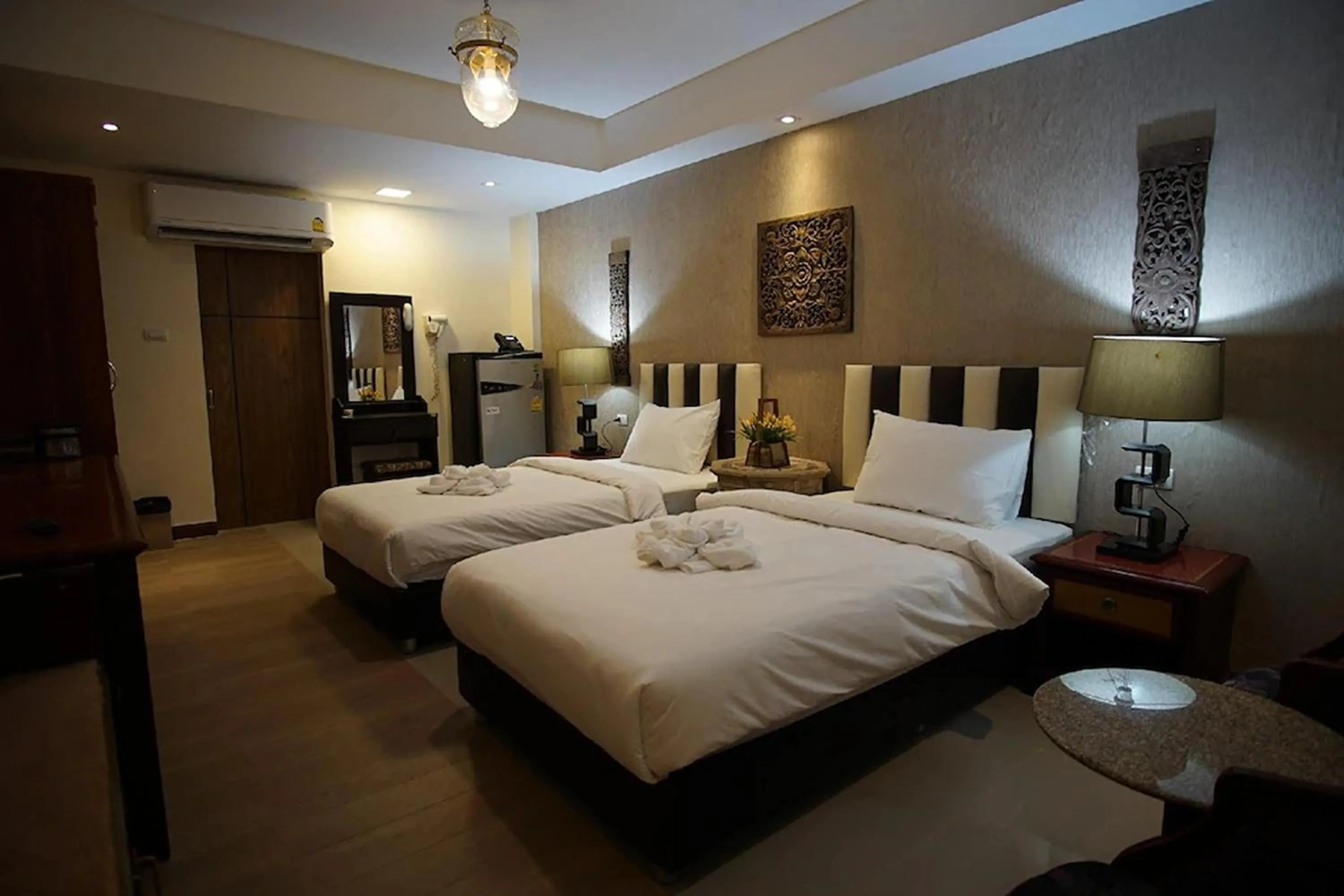 Bedroom, Bed in Kim Hotel At Bangplong