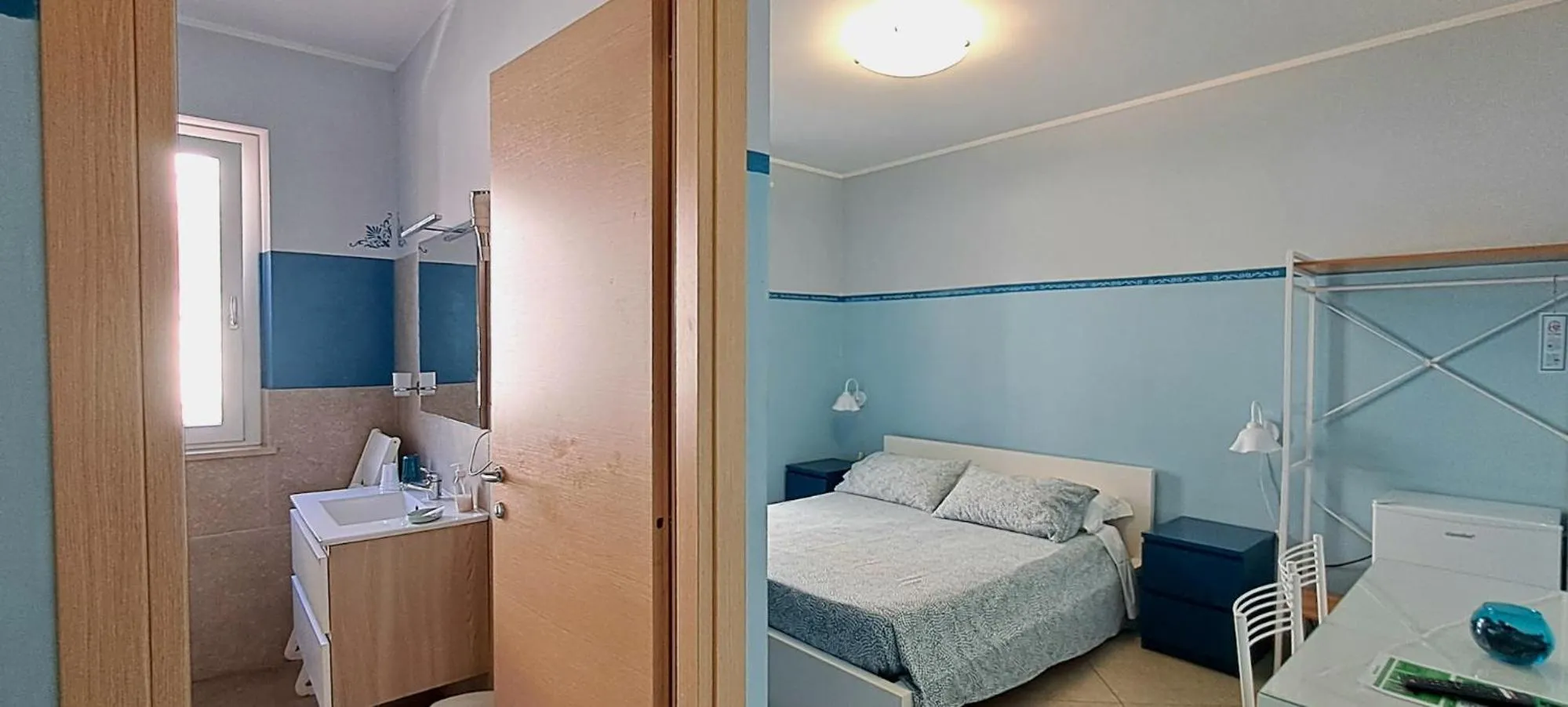 Bathroom, Bed in Guest House Roma Express