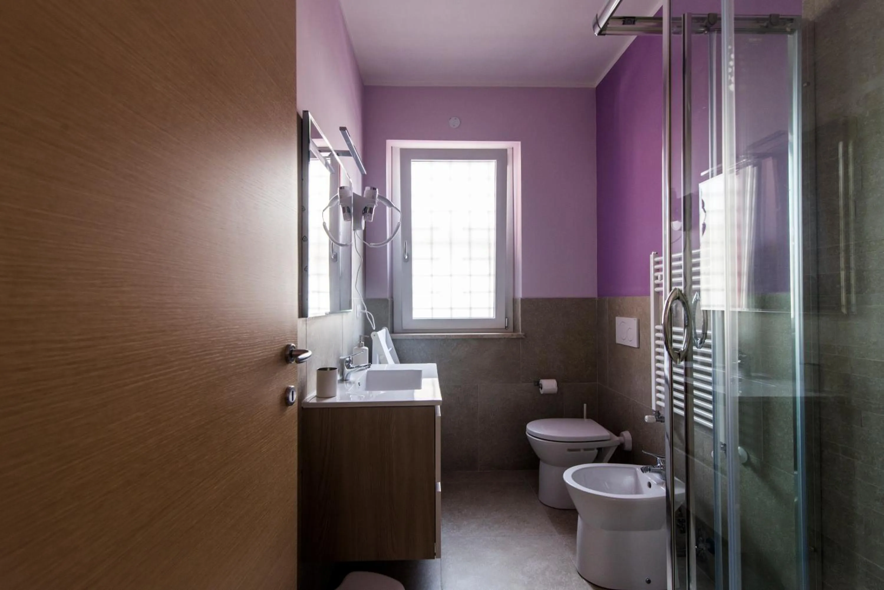 Shower in Guest House Roma Express