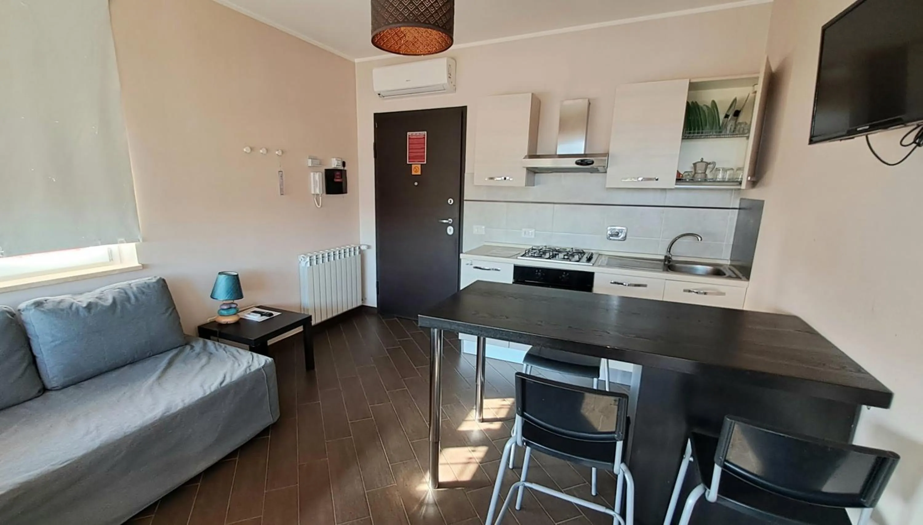 Kitchen or kitchenette in Guest House Roma Express