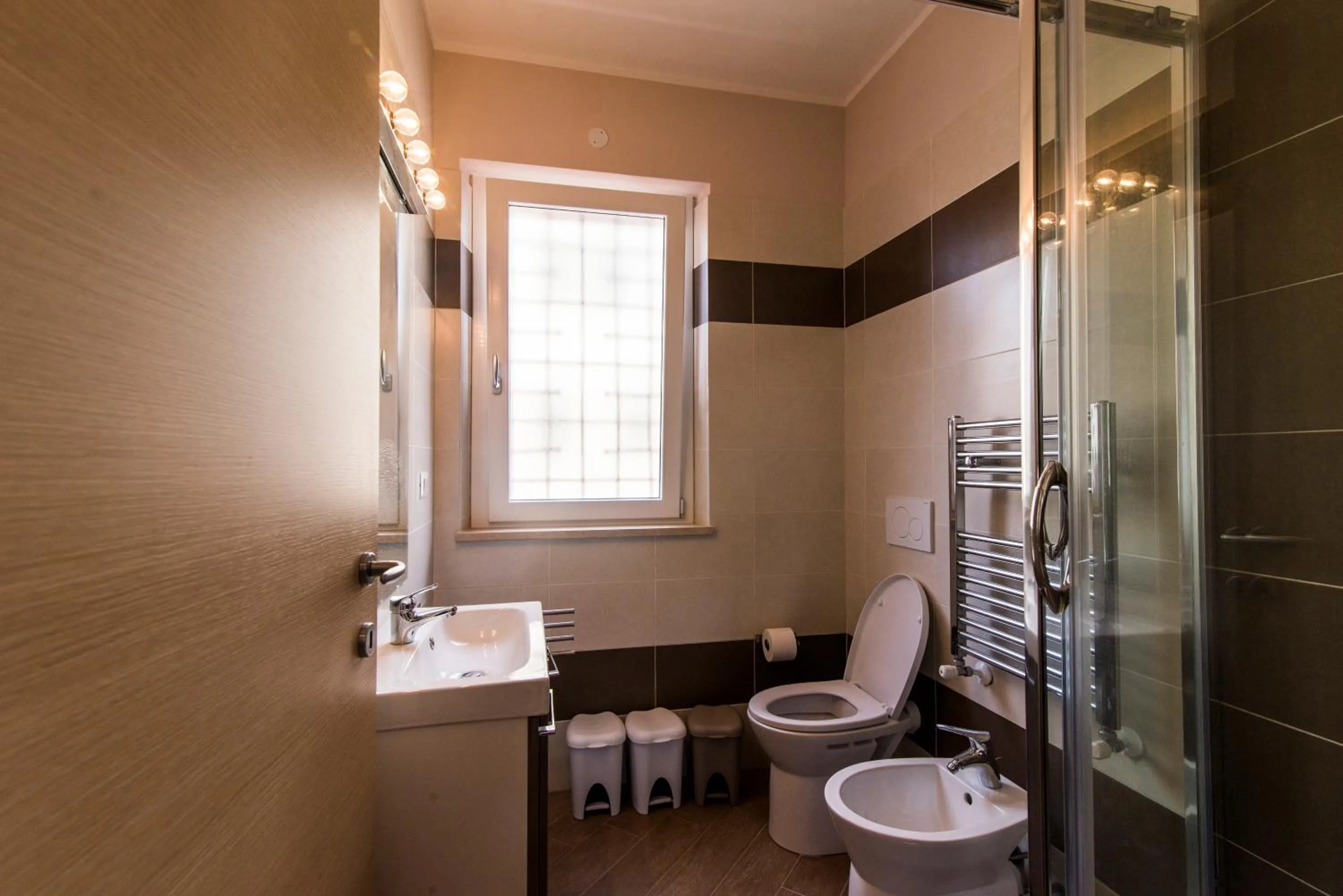 Shower in Guest House Roma Express