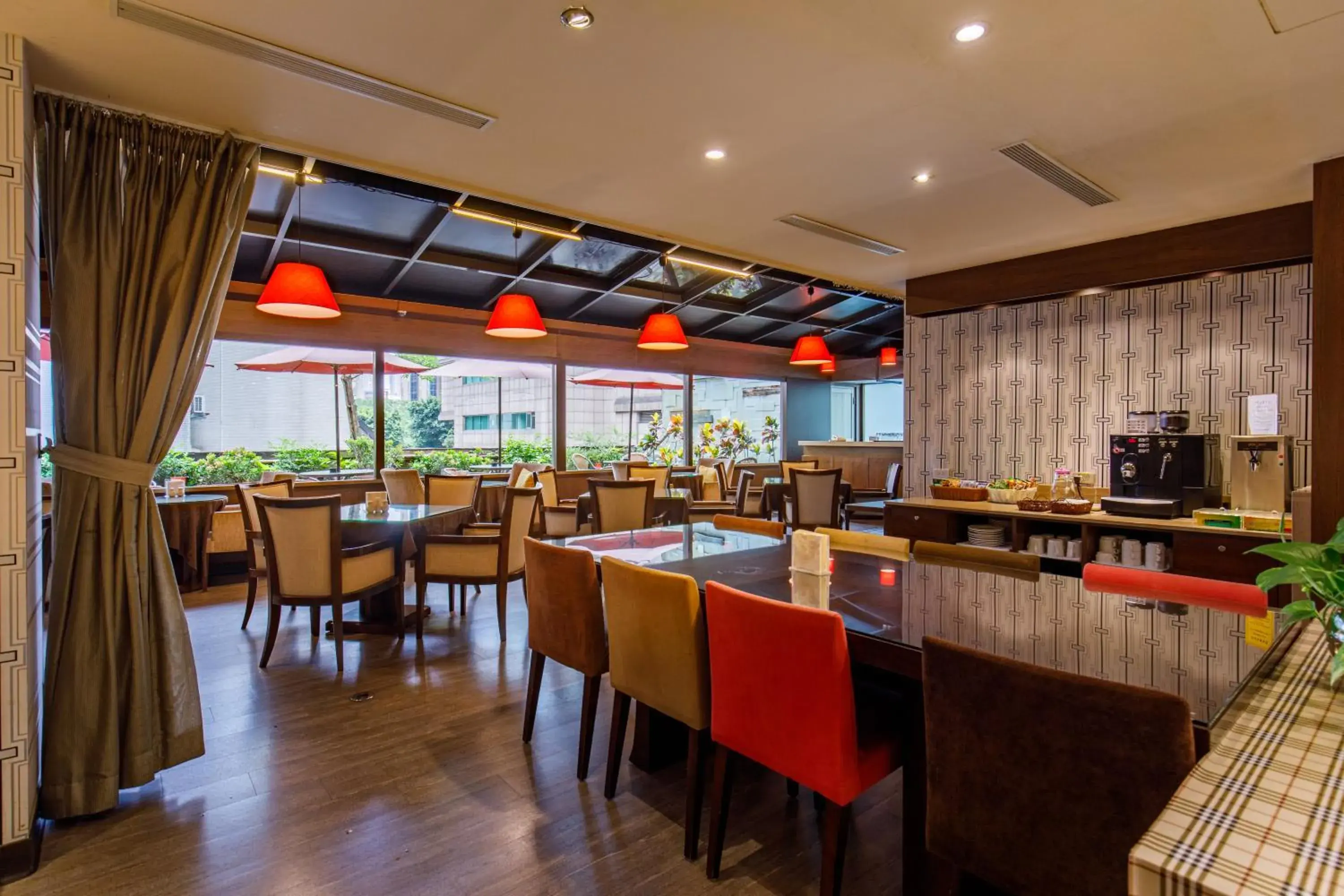 Restaurant/places to eat in Hotel HD Palace Restaurant/places to eat in Hotel HD Palace