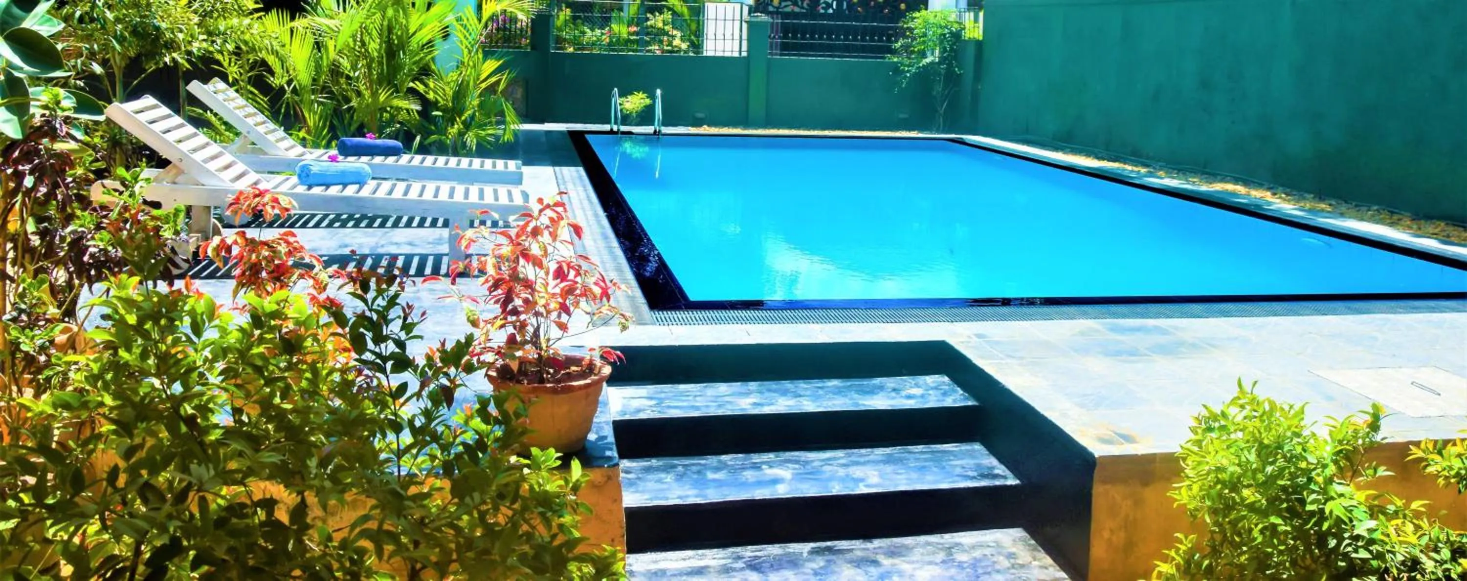 Swimming pool in Emel Boutique