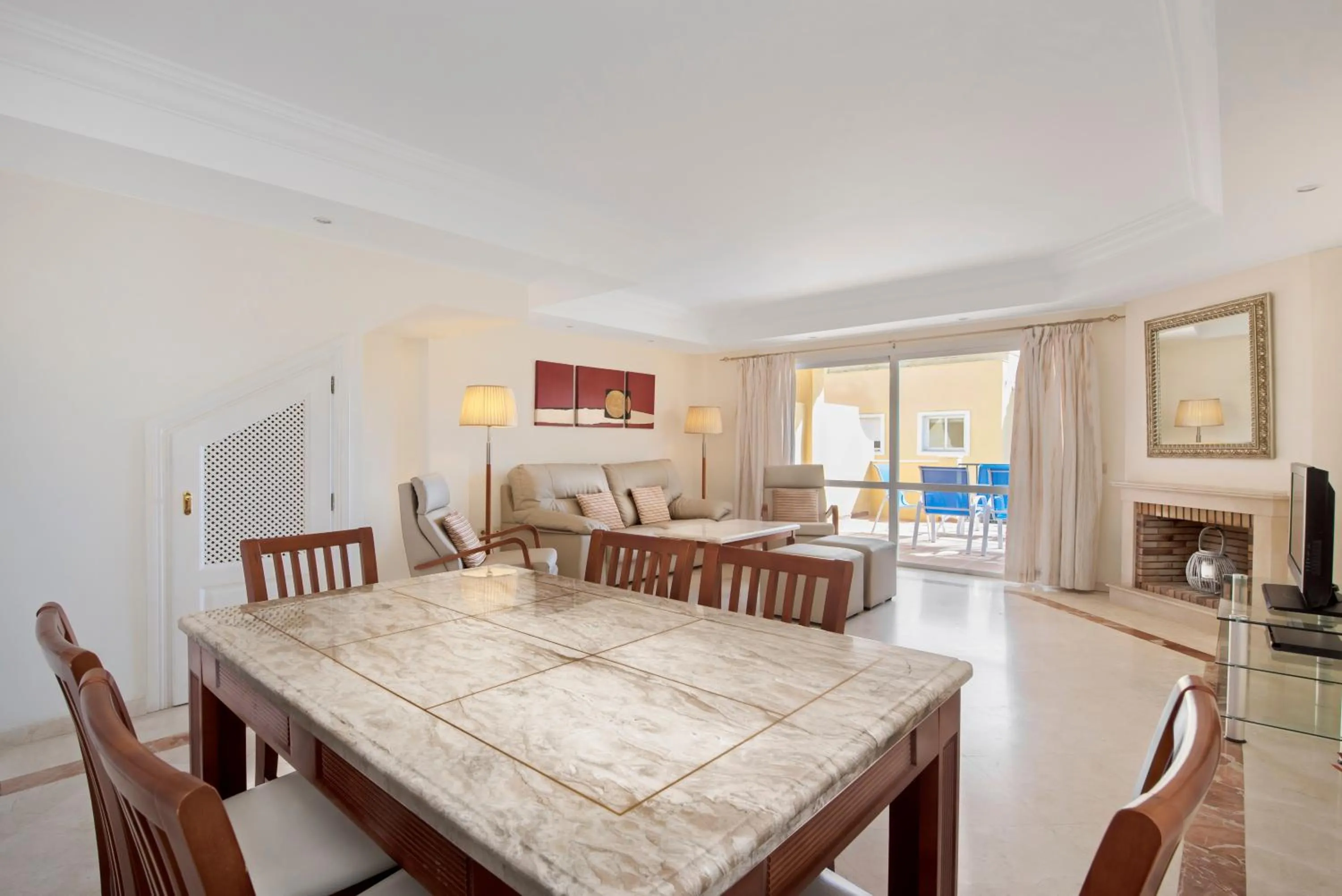 TV and multimedia in Colina del Paraiso