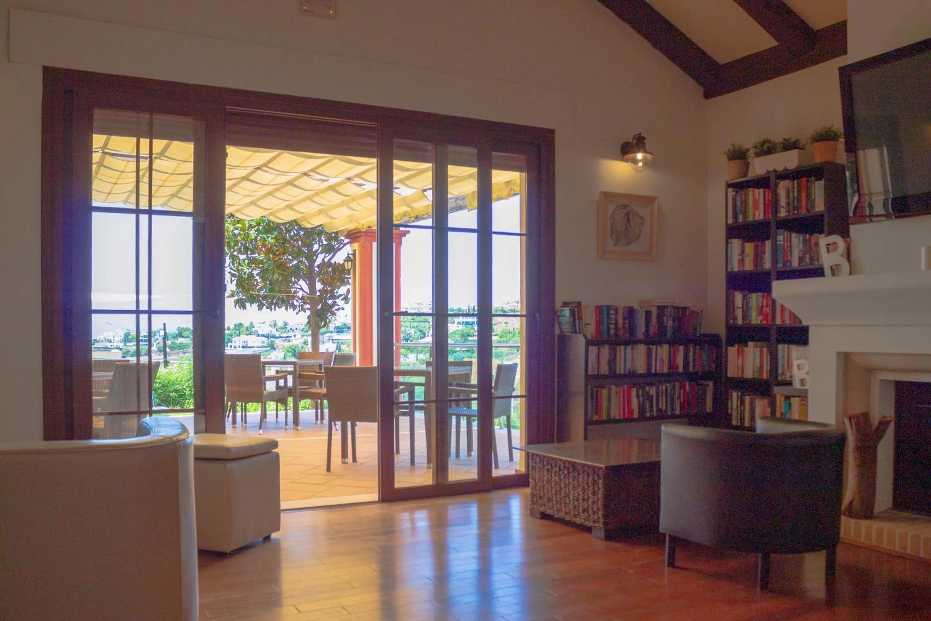 Library in Colina del Paraiso