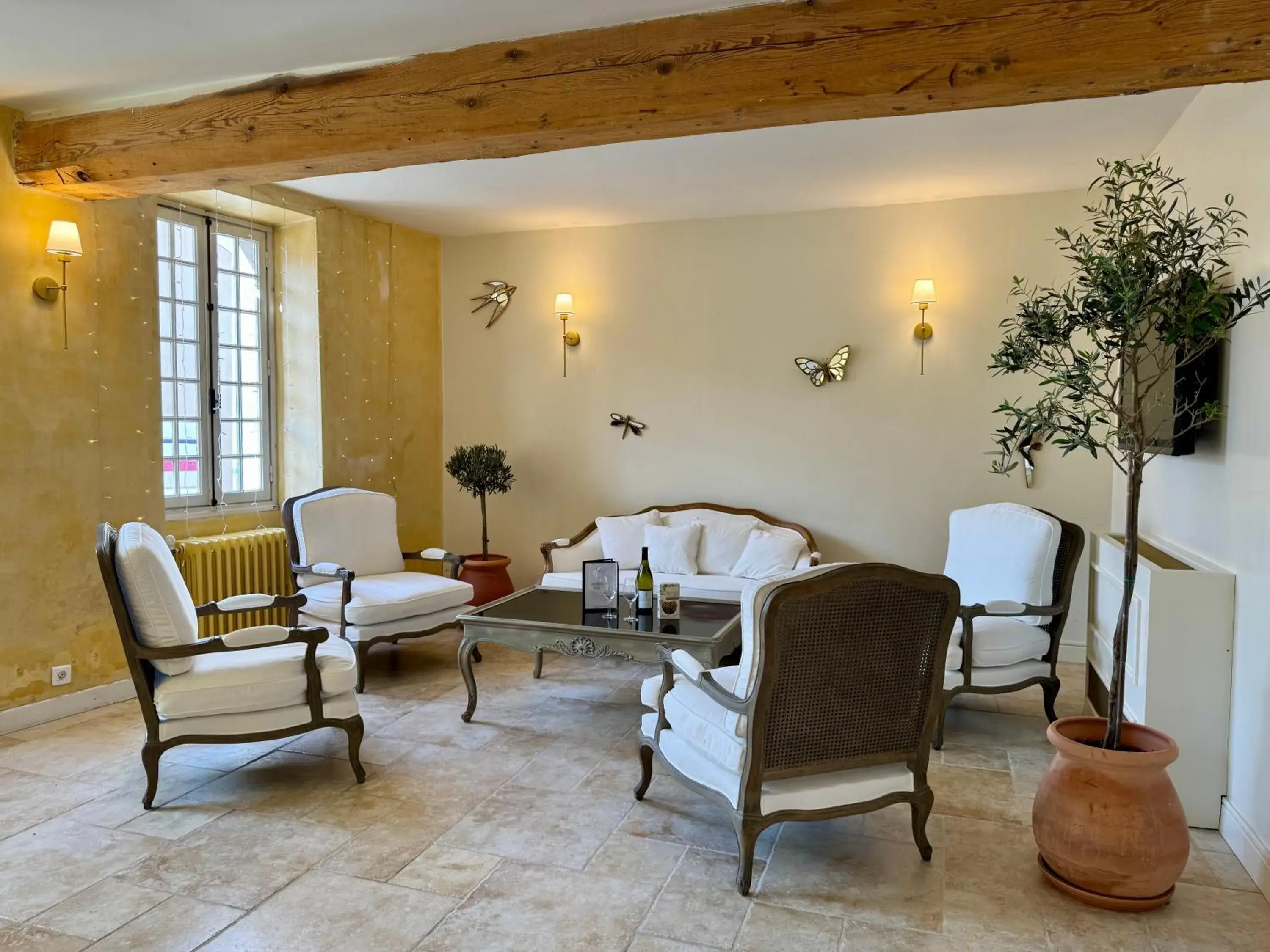 Lobby or reception in Hotel Du Midi Lobby or reception in Hotel Du Midi