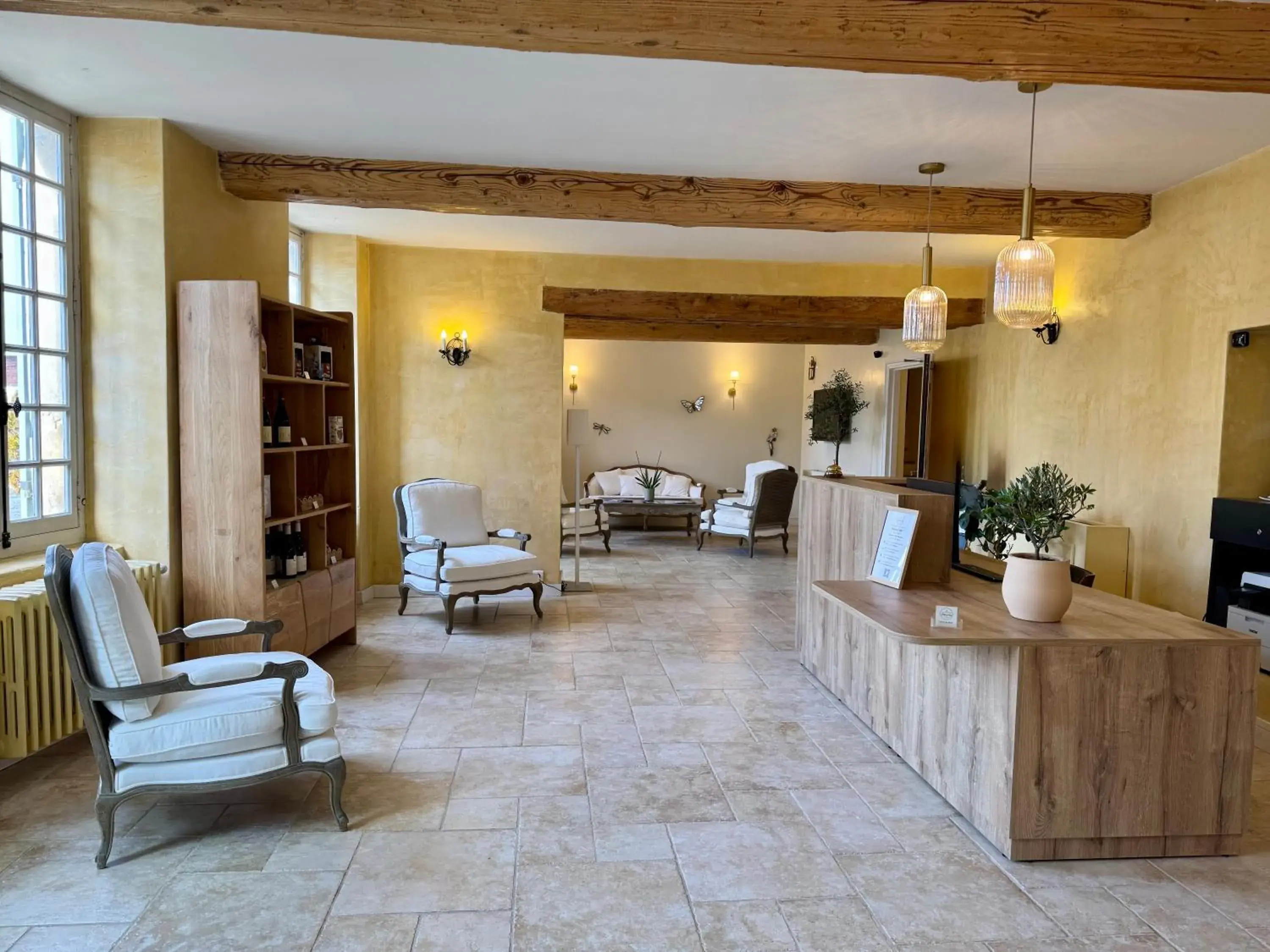 Lobby or reception in Hotel Du Midi Lobby or reception in Hotel Du Midi