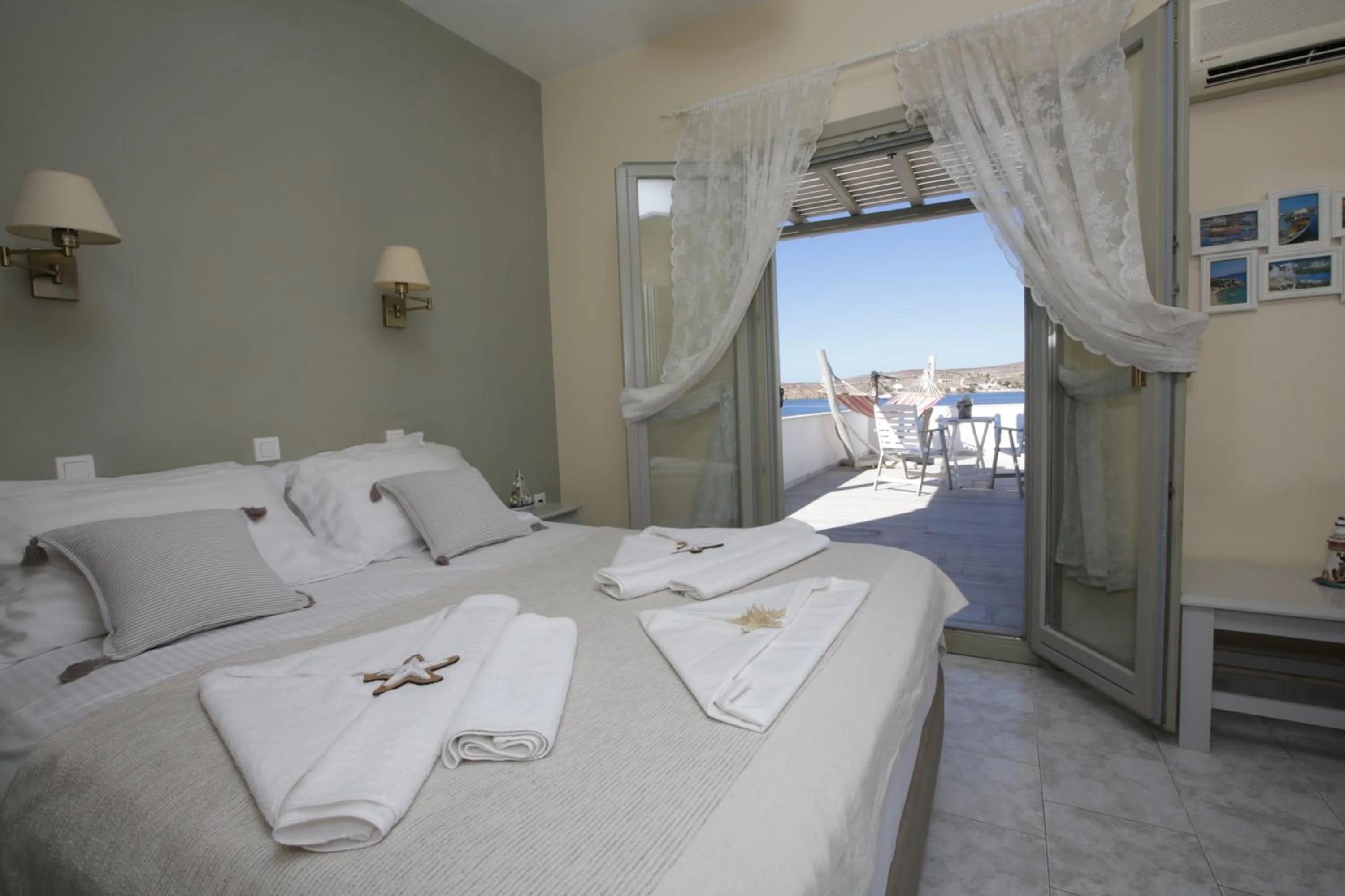 Bed in Alexandra's Rooms