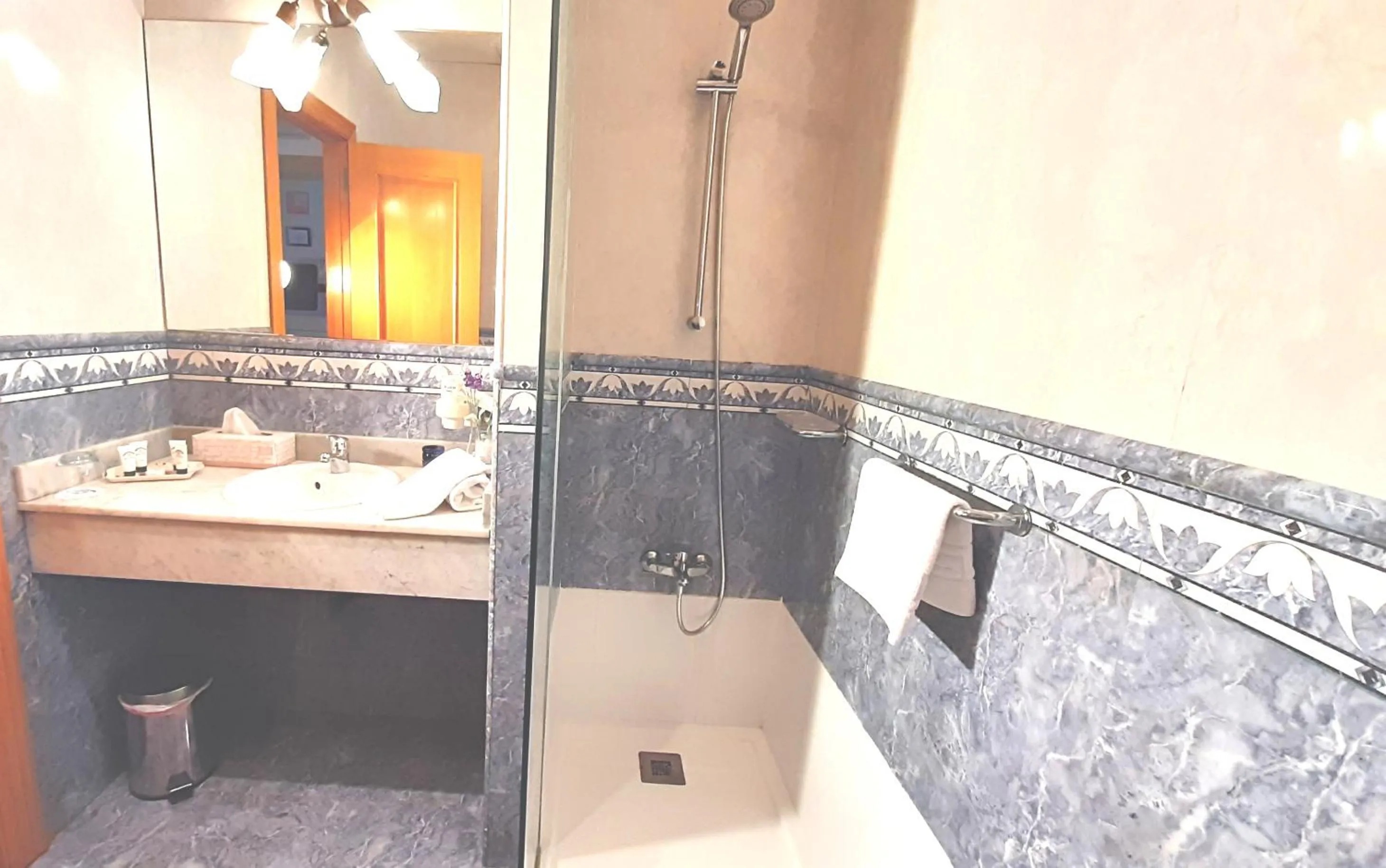 Bathroom in Hotel Nueva Plaza