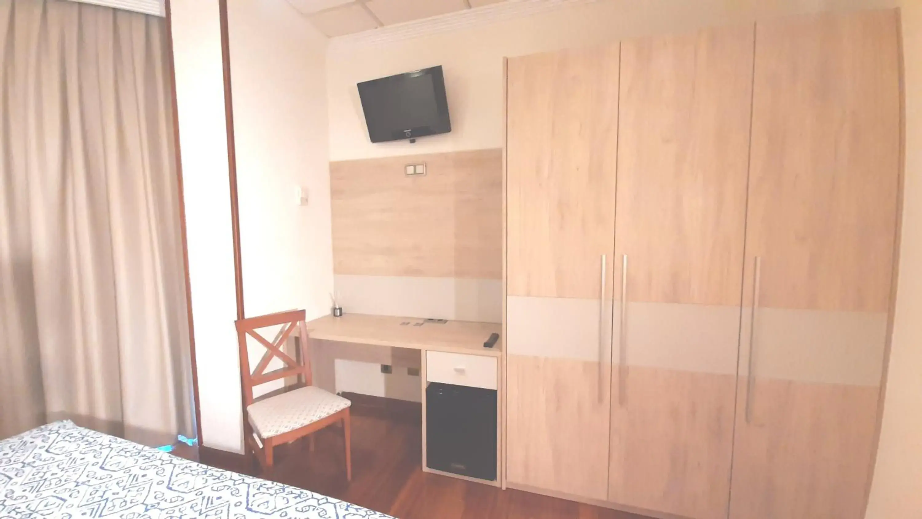 Superior Twin Room with City View in Hotel Nueva Plaza Superior Twin Room with City View in Hotel Nueva Plaza