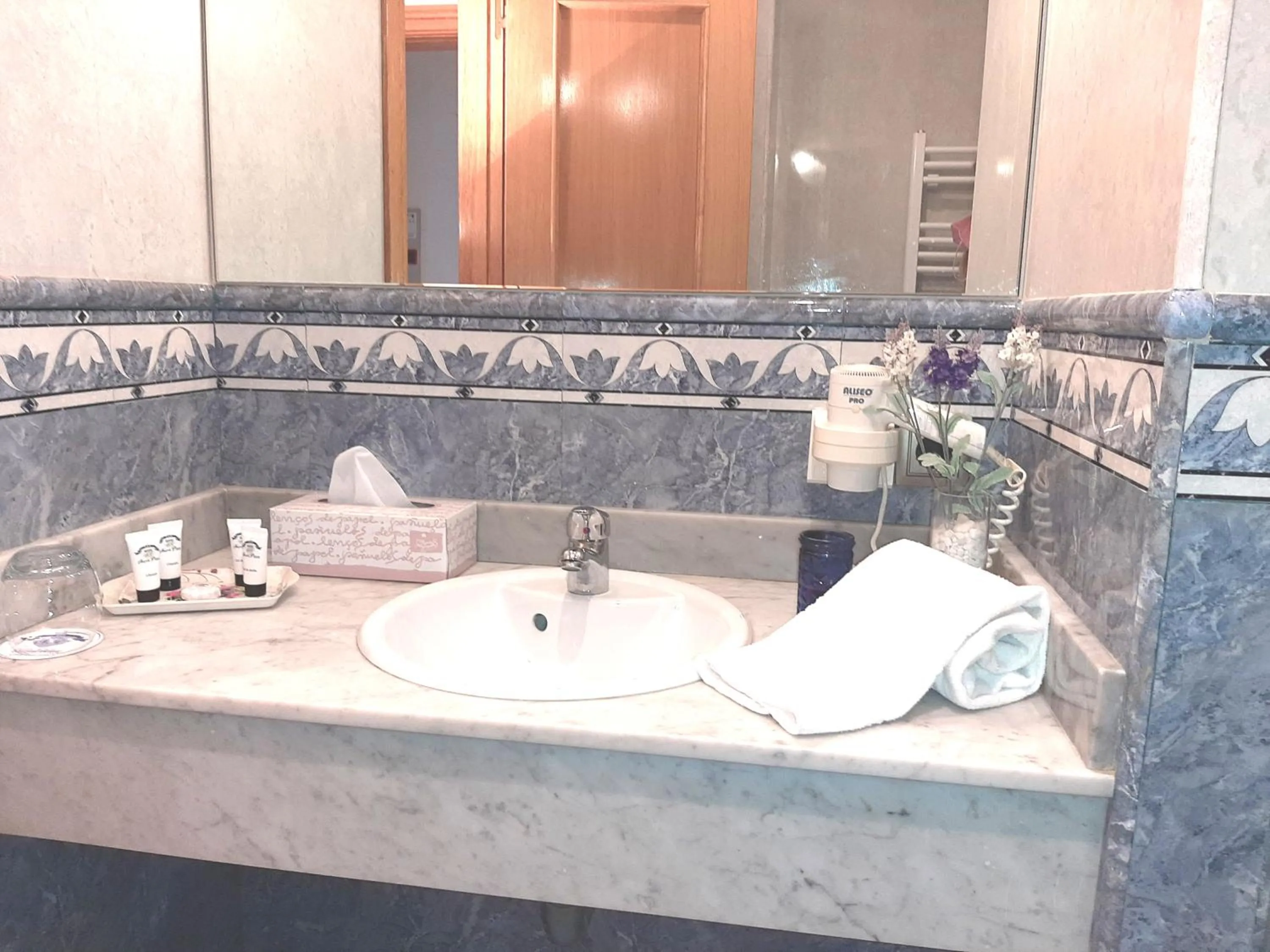 Bathroom in Hotel Nueva Plaza