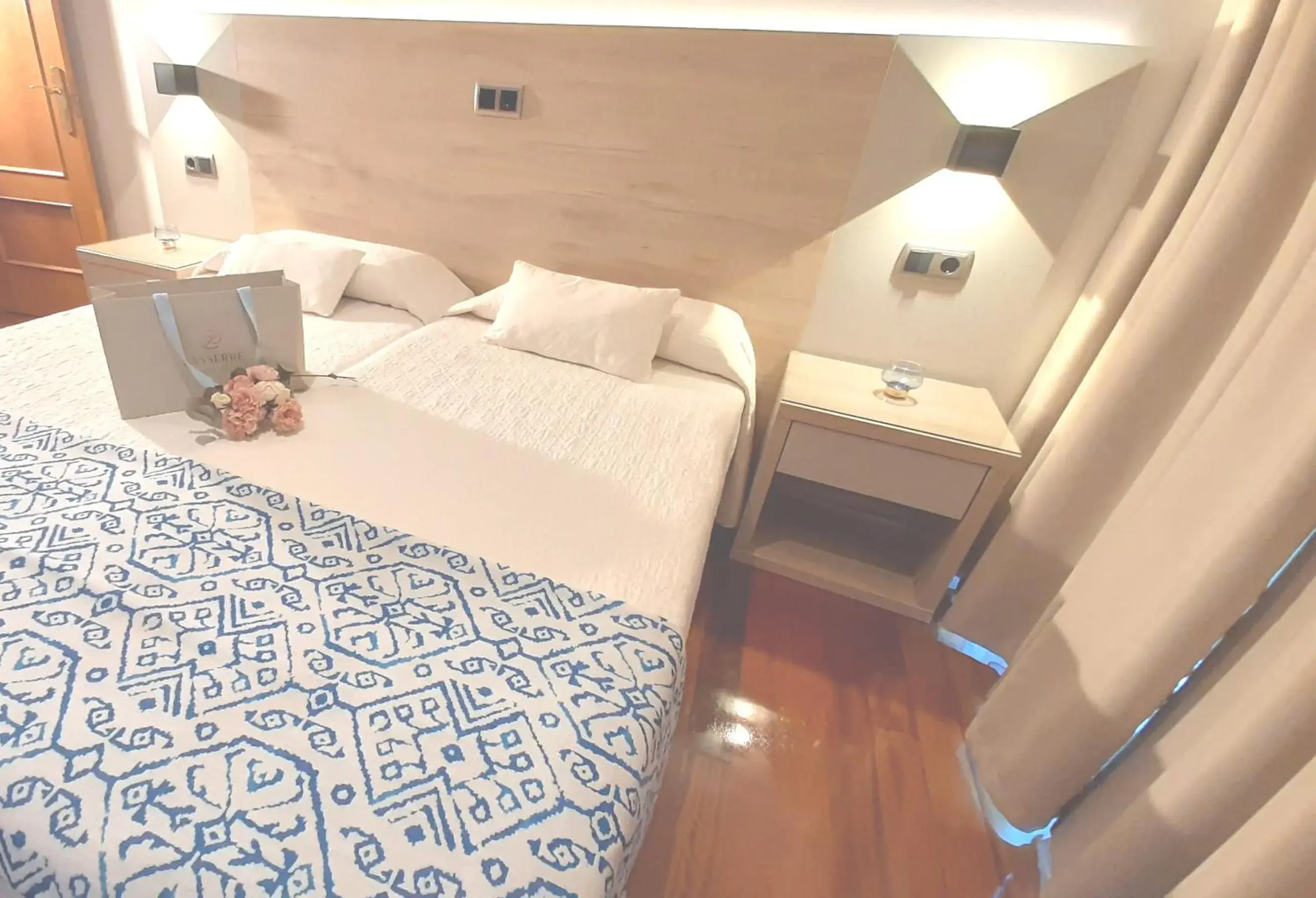 Superior Twin Room with City View in Hotel Nueva Plaza Superior Twin Room with City View in Hotel Nueva Plaza
