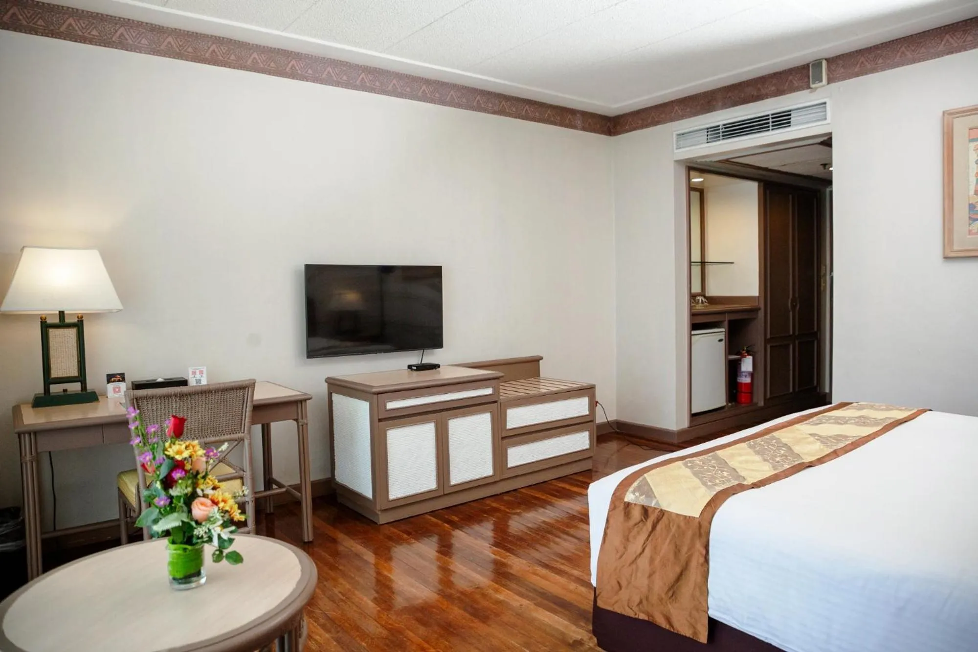 Bed in Waterfront Insular Hotel Davao