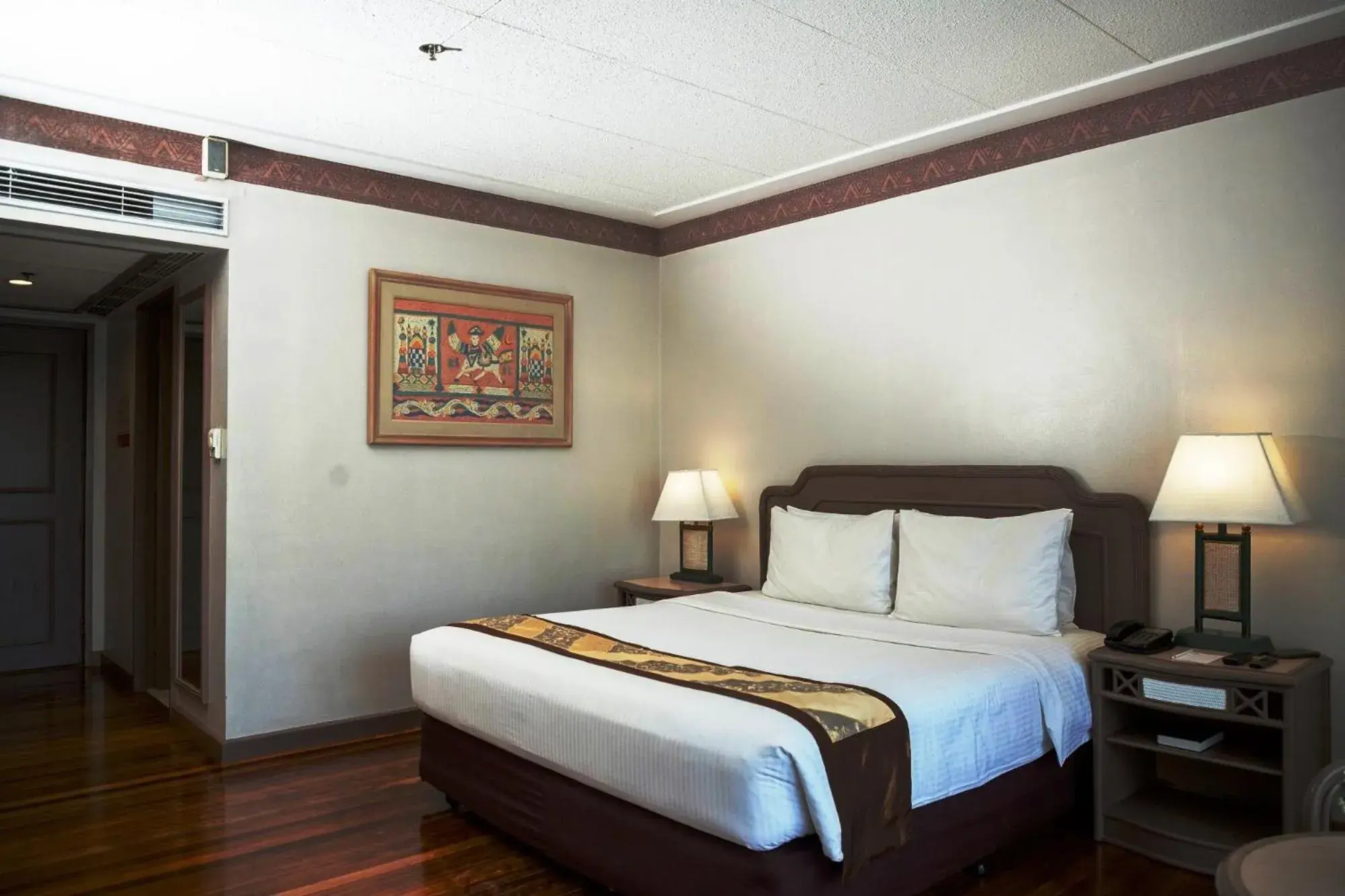 Deluxe Double or Twin Room in Waterfront Insular Hotel Davao Deluxe Double or Twin Room in Waterfront Insular Hotel Davao