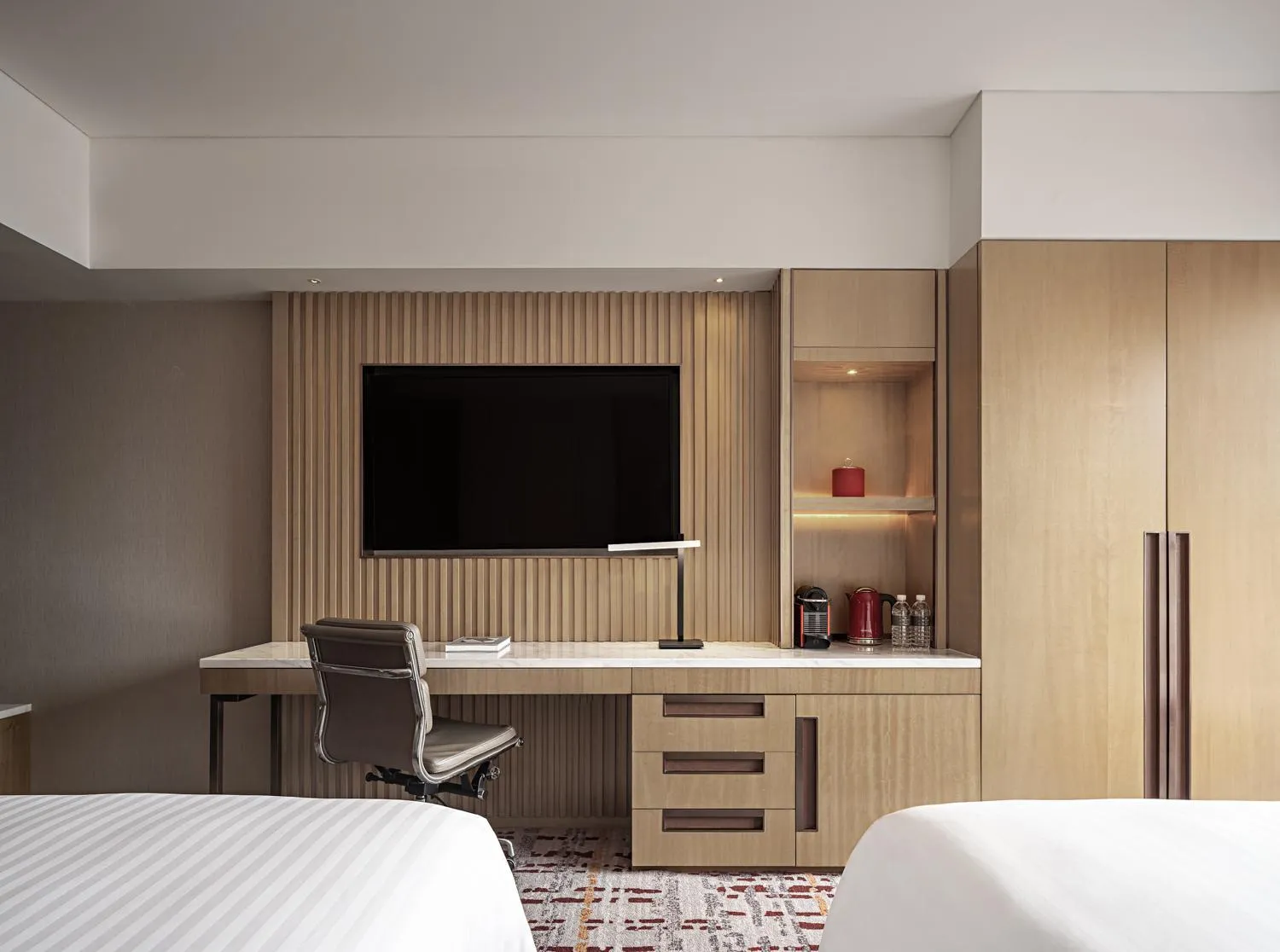 Bed in Renaissance Shanghai Hongqiao