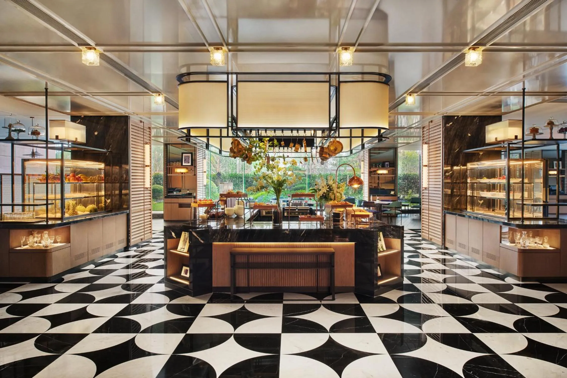 Restaurant/places to eat in Renaissance Shanghai Hongqiao