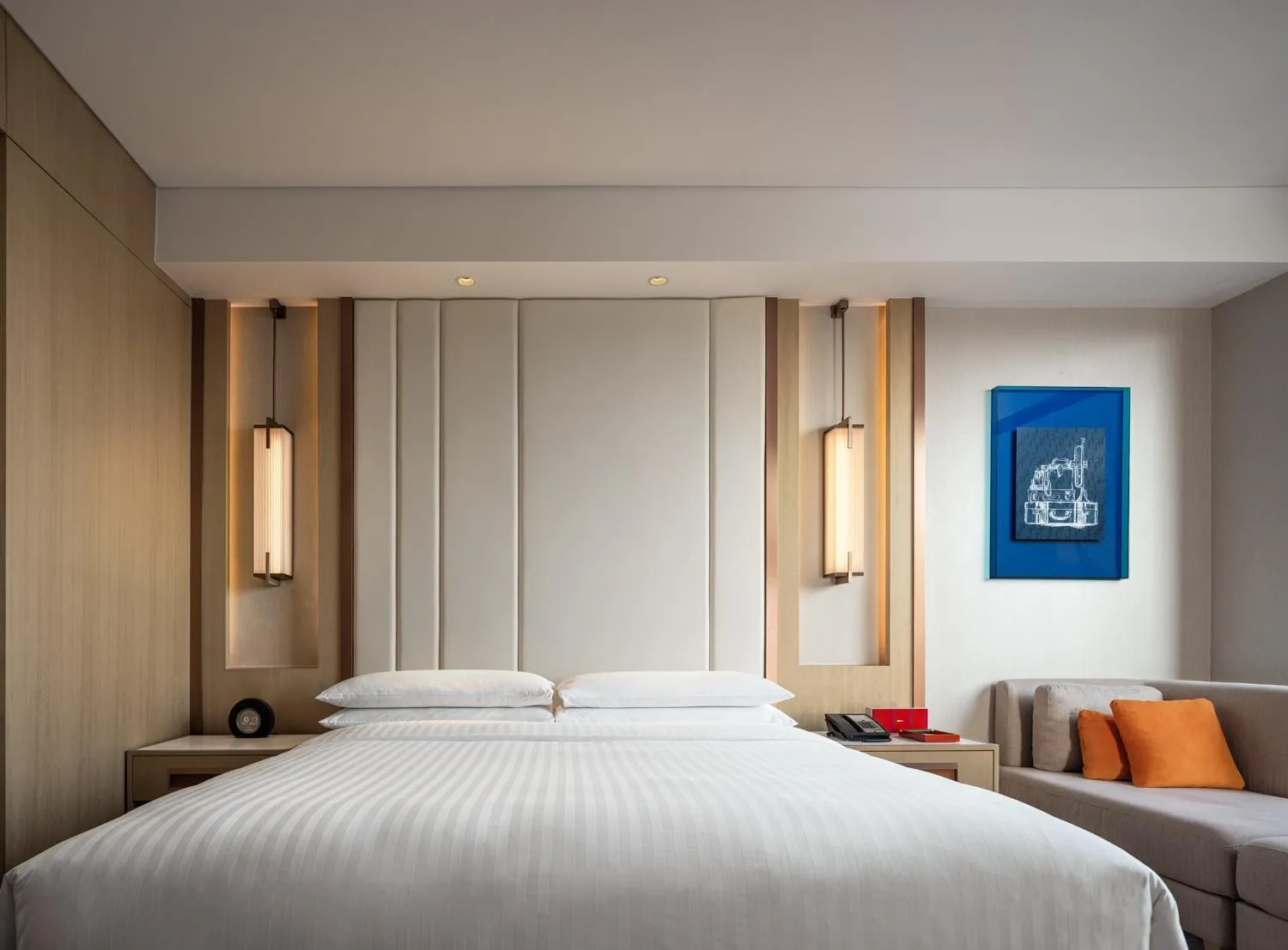 Bed in Renaissance Shanghai Hongqiao