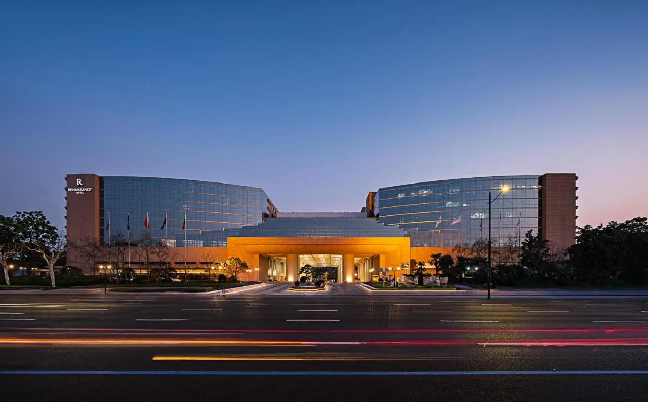 Night in Renaissance Shanghai Hongqiao