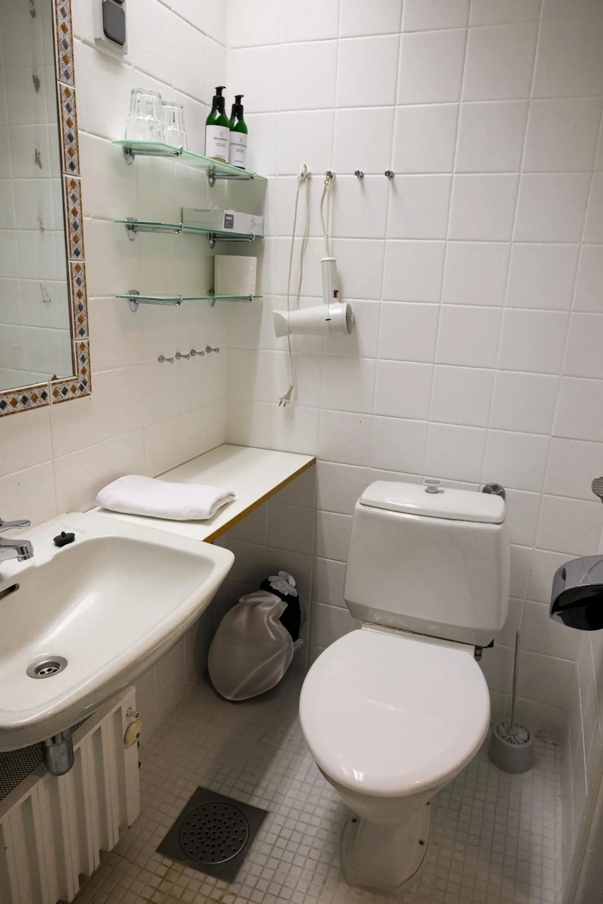 Bathroom in Hotel Merihovi