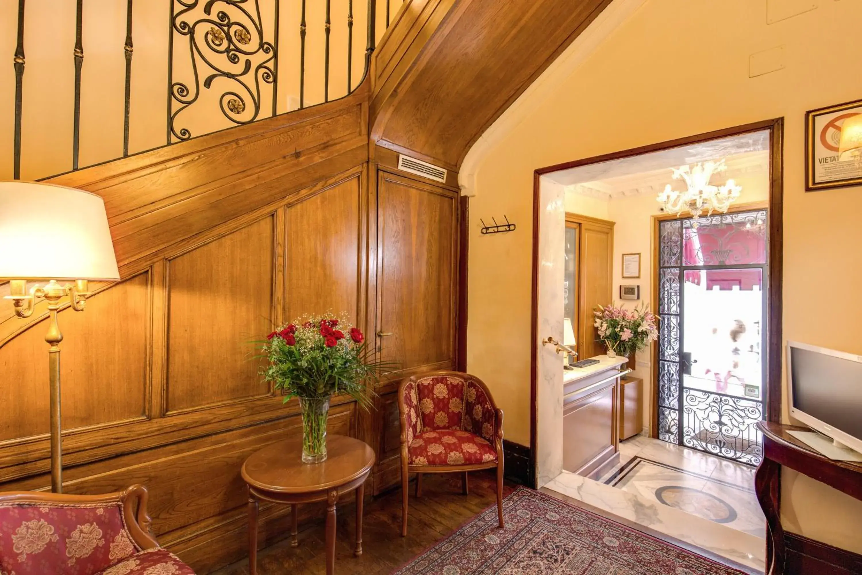 Lobby or reception in Hotel La Lumiere Di Piazza Di Spagna Lobby or reception in Hotel La Lumiere Di Piazza Di Spagna