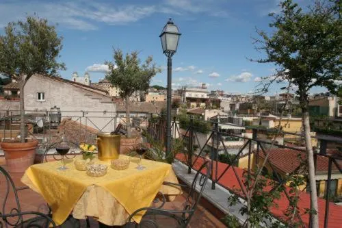 Restaurant/places to eat in Hotel La Lumiere Di Piazza Di Spagna