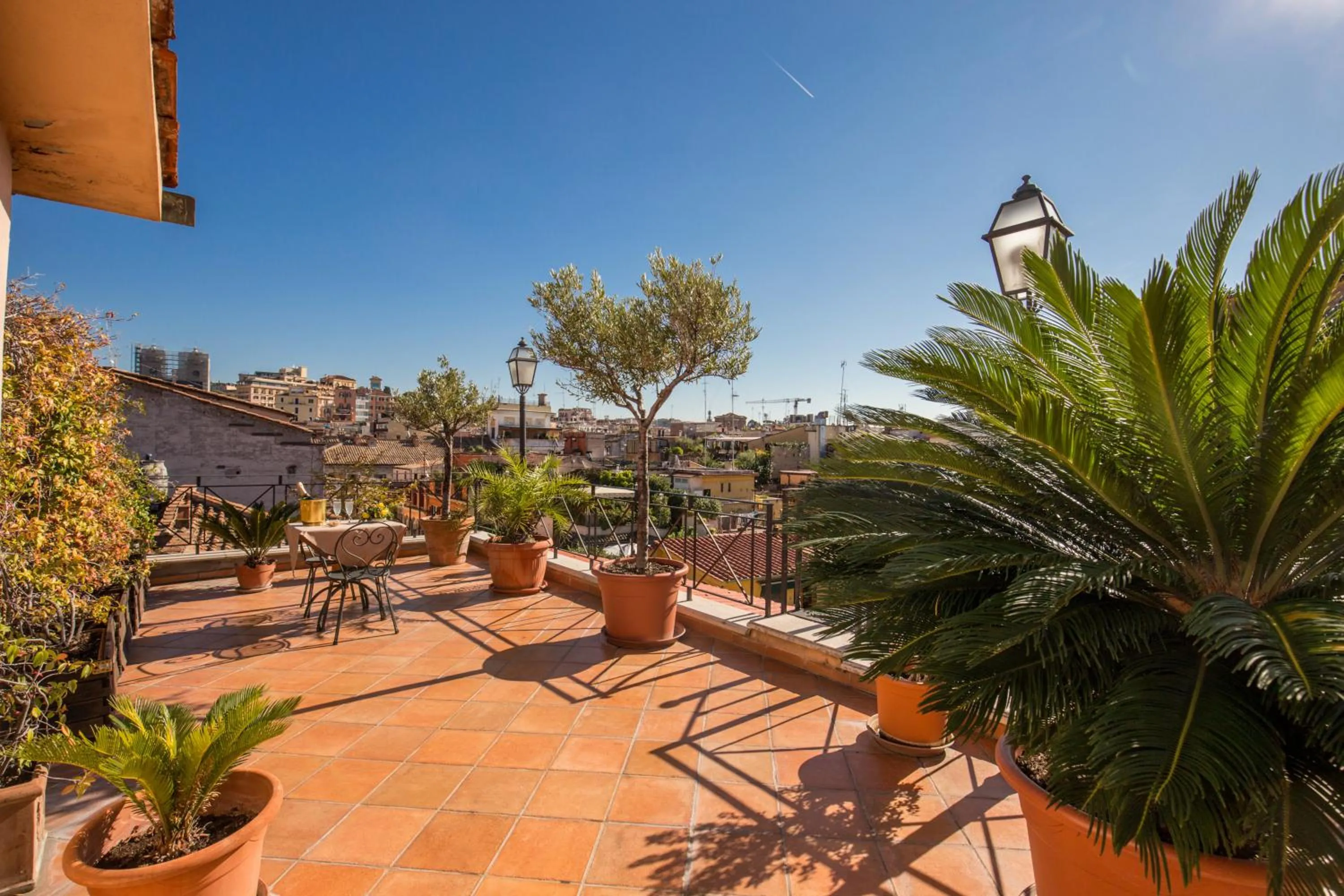 Day in Hotel La Lumiere Di Piazza Di Spagna