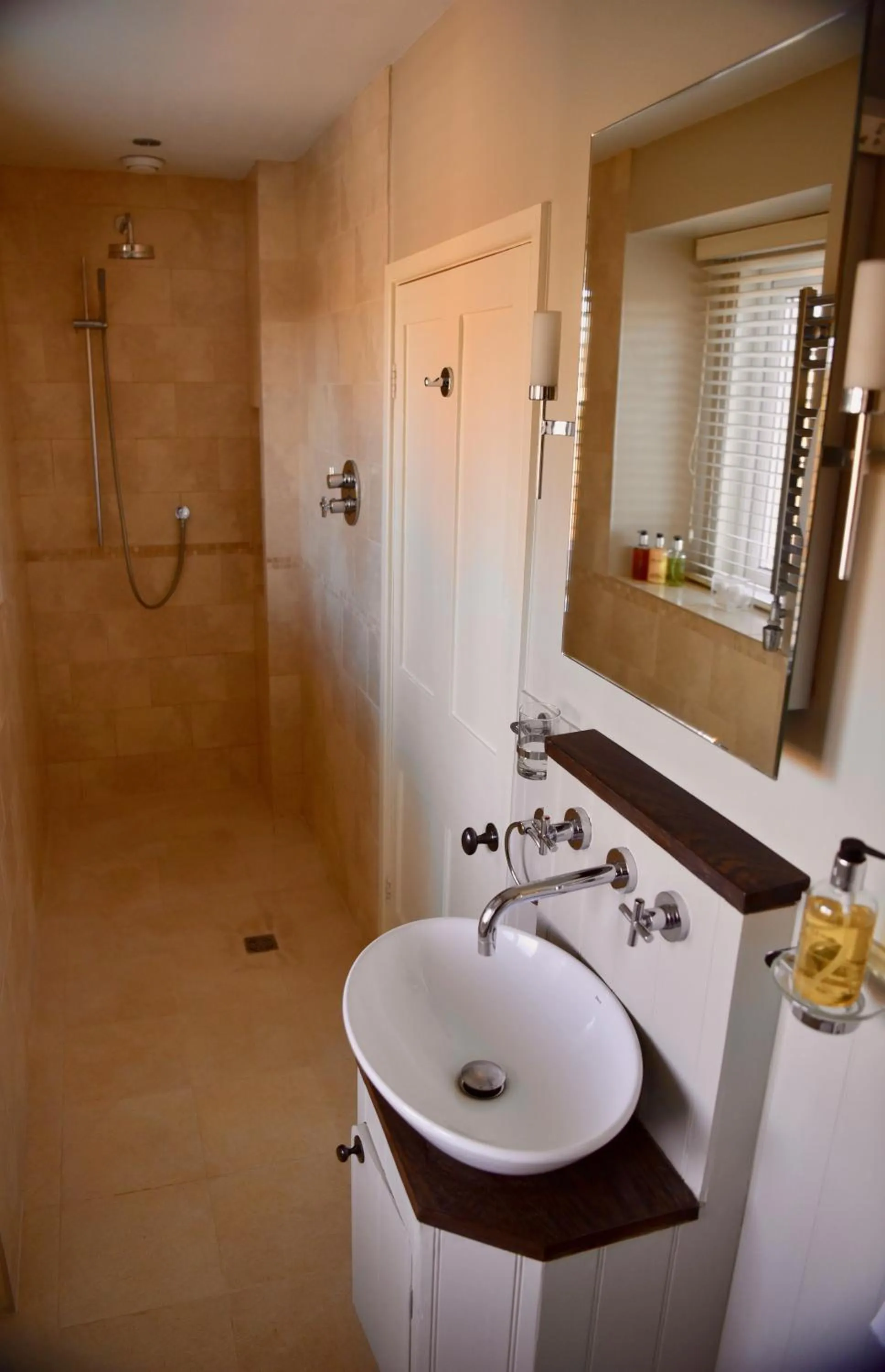 Bathroom in Lorne House Bed & Breakfast