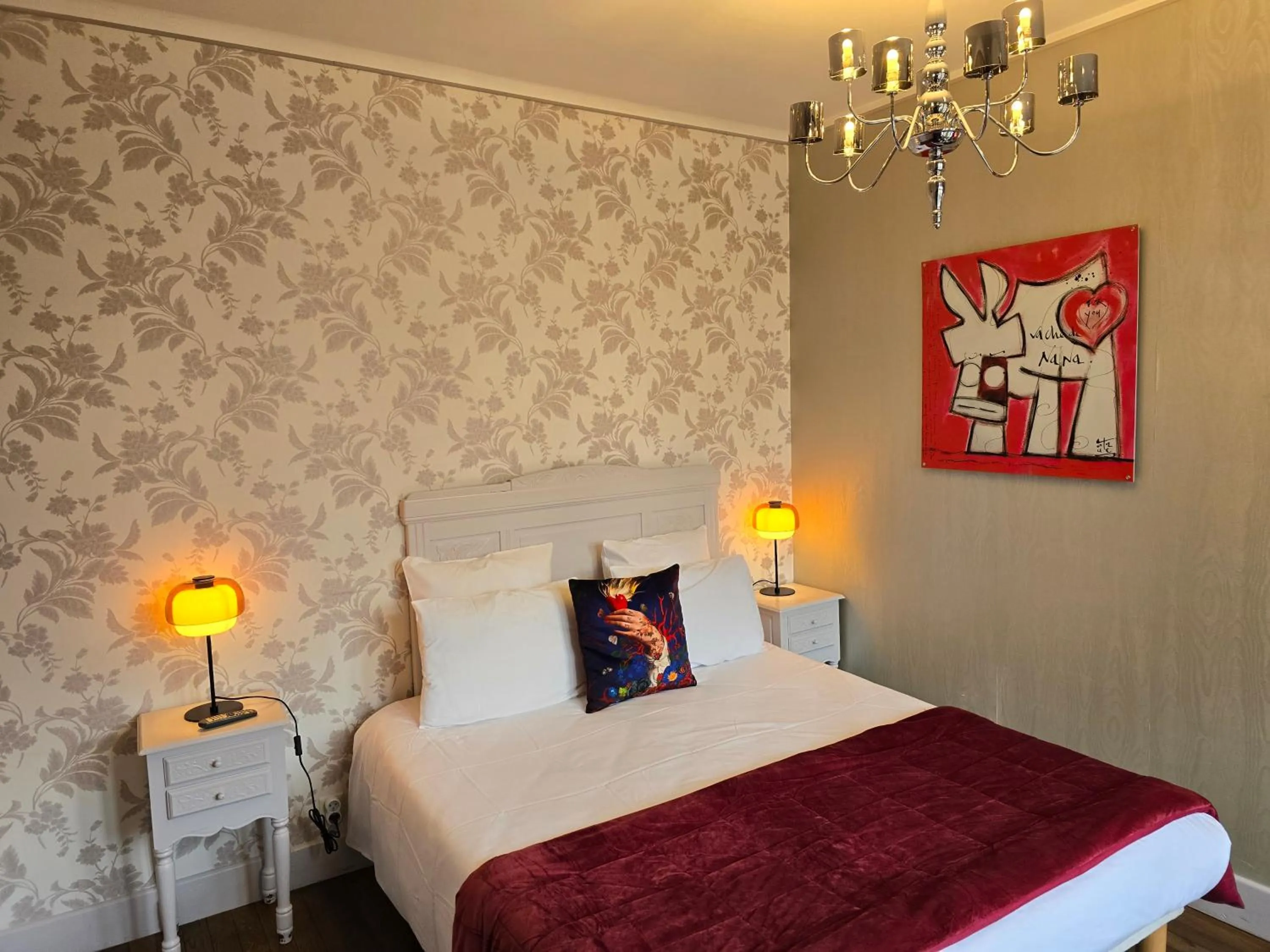 Bedroom, Bed in Le Castel Guesthouse