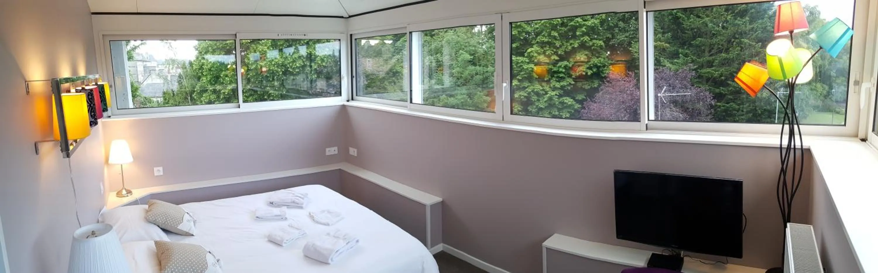 Day, Bed in Le Castel Guesthouse