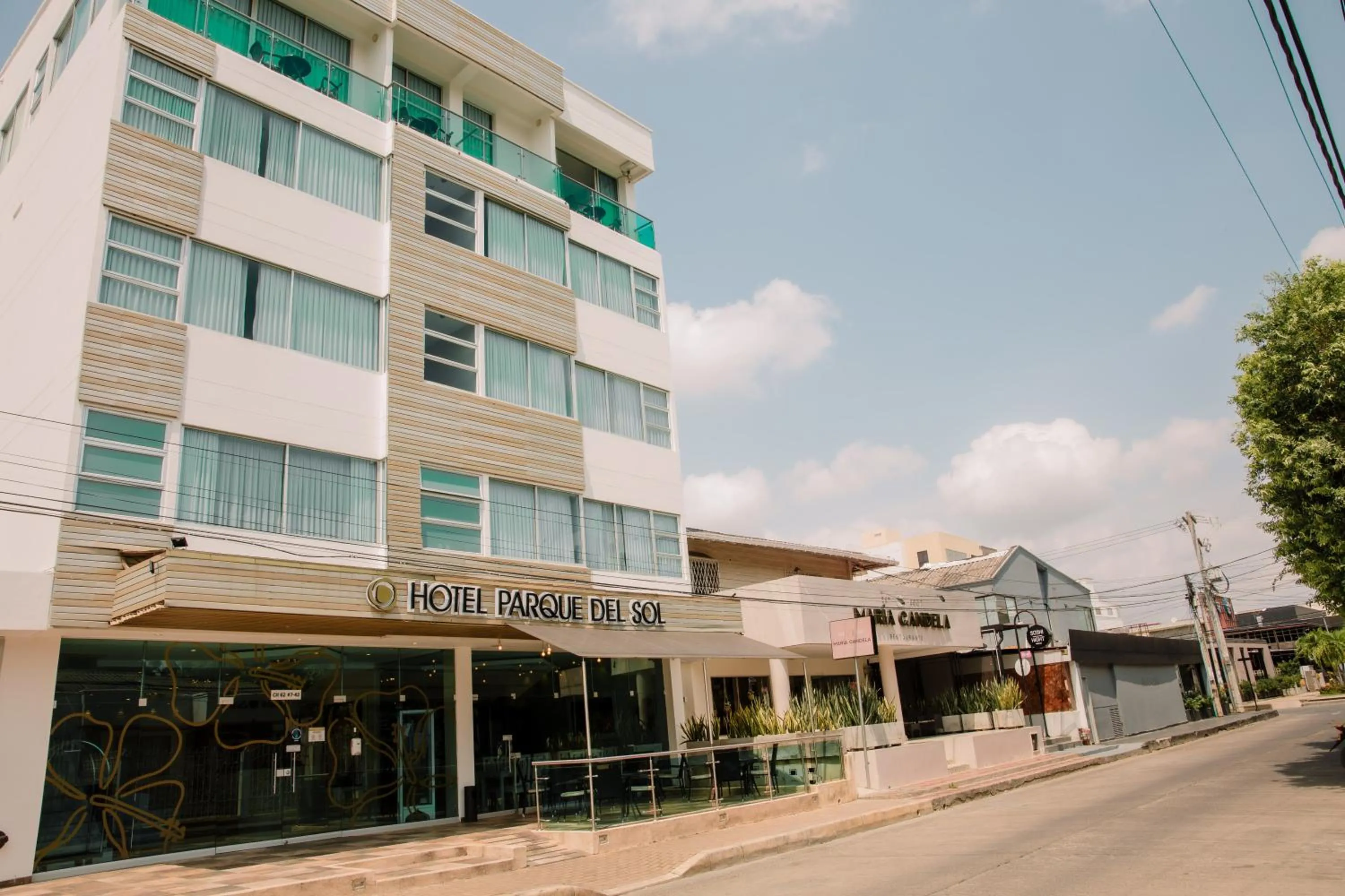 Property building in Hotel Parque Del Sol